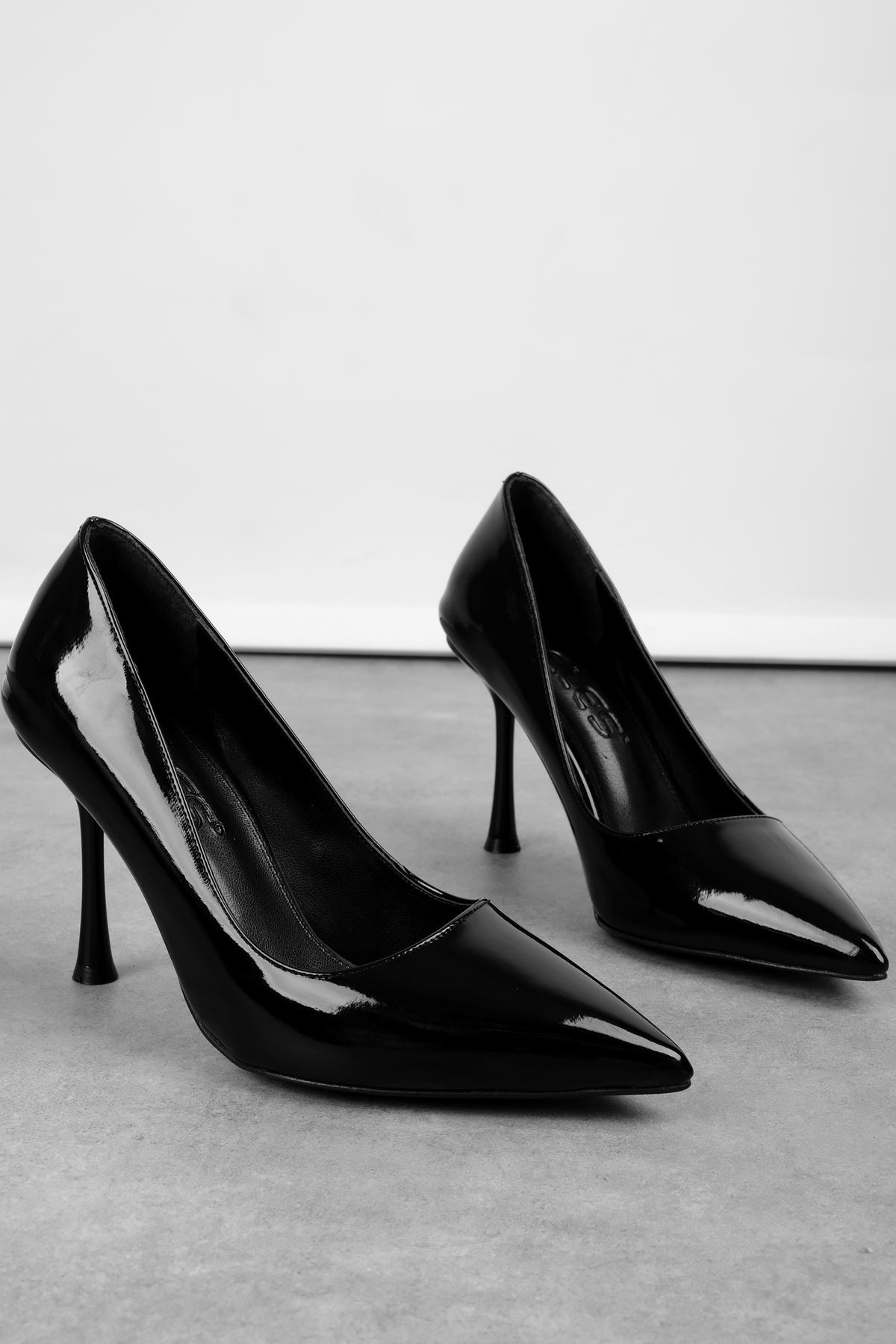 Misty Kadın Sivri Burunlu Topuklu Stiletto Abiye Ayakkabı 4010 - R.SİYAH