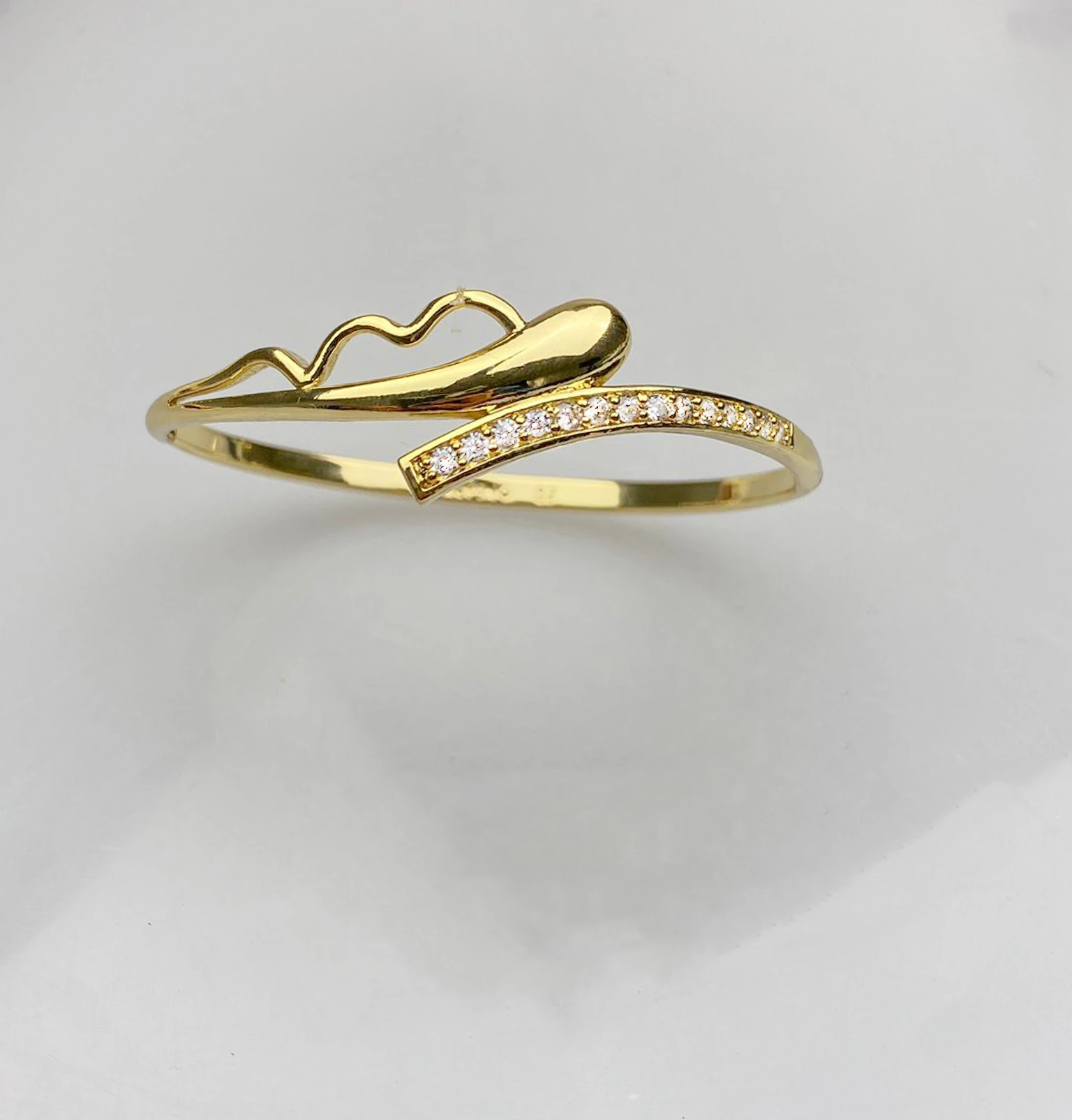 14K İthal Karamaz Kadın Çelik Kelepçe Bileklik