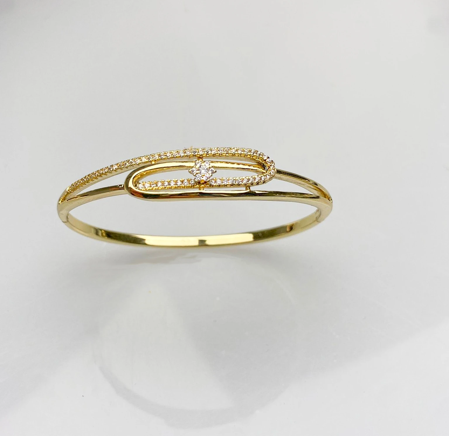 14K İthal Kararmaz Kadın Çelik Kelepçe Bileklik