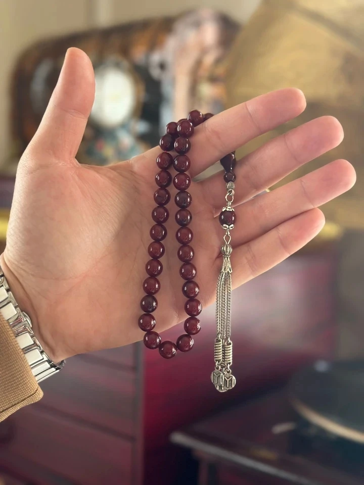 Özel Tasarım Püsküllü Küre Kesim Sıkma Kehribar Tesbih