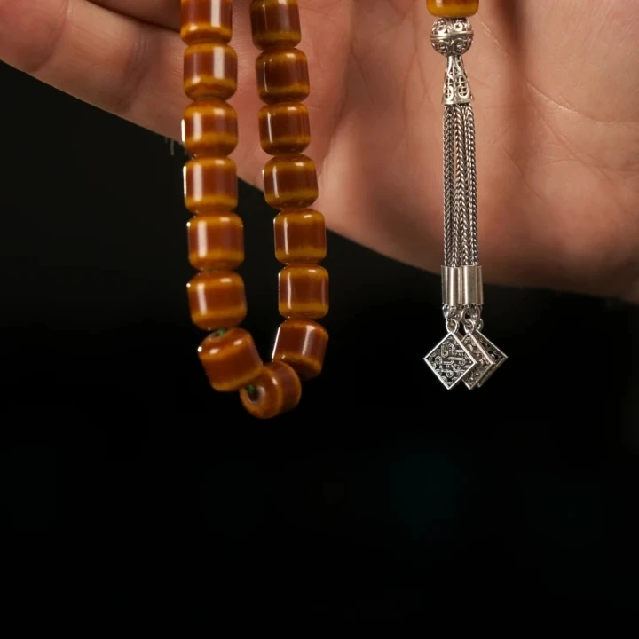 925 Ayar Gümüş Püsküllü Kapsül Kesim Sıkma Kehribar Tesbih