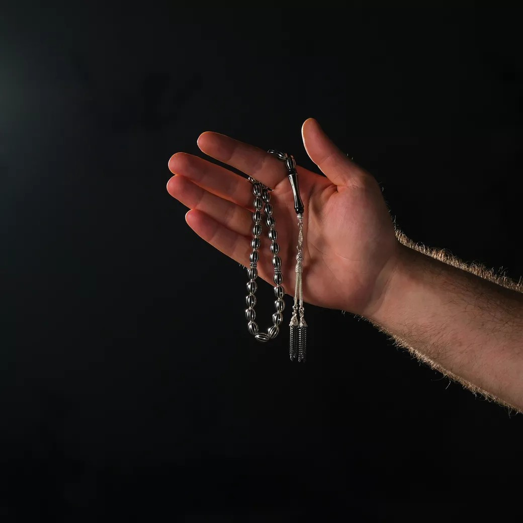 925 Ayar Gümüş Püsküllü Gümüş İşlemeli Arpa Kesim Erzurum Oltu Taşı Tesbih