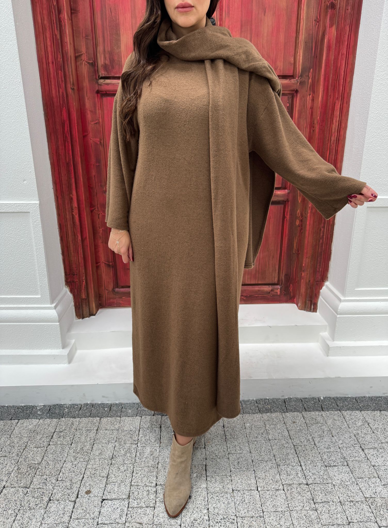 ATKILI YUMOŞ  ELBİSE