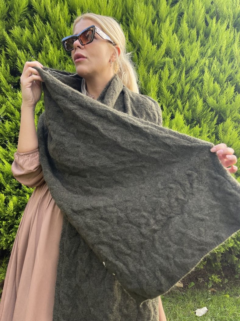 Örgü Model Haki Yeşil Yün Şal