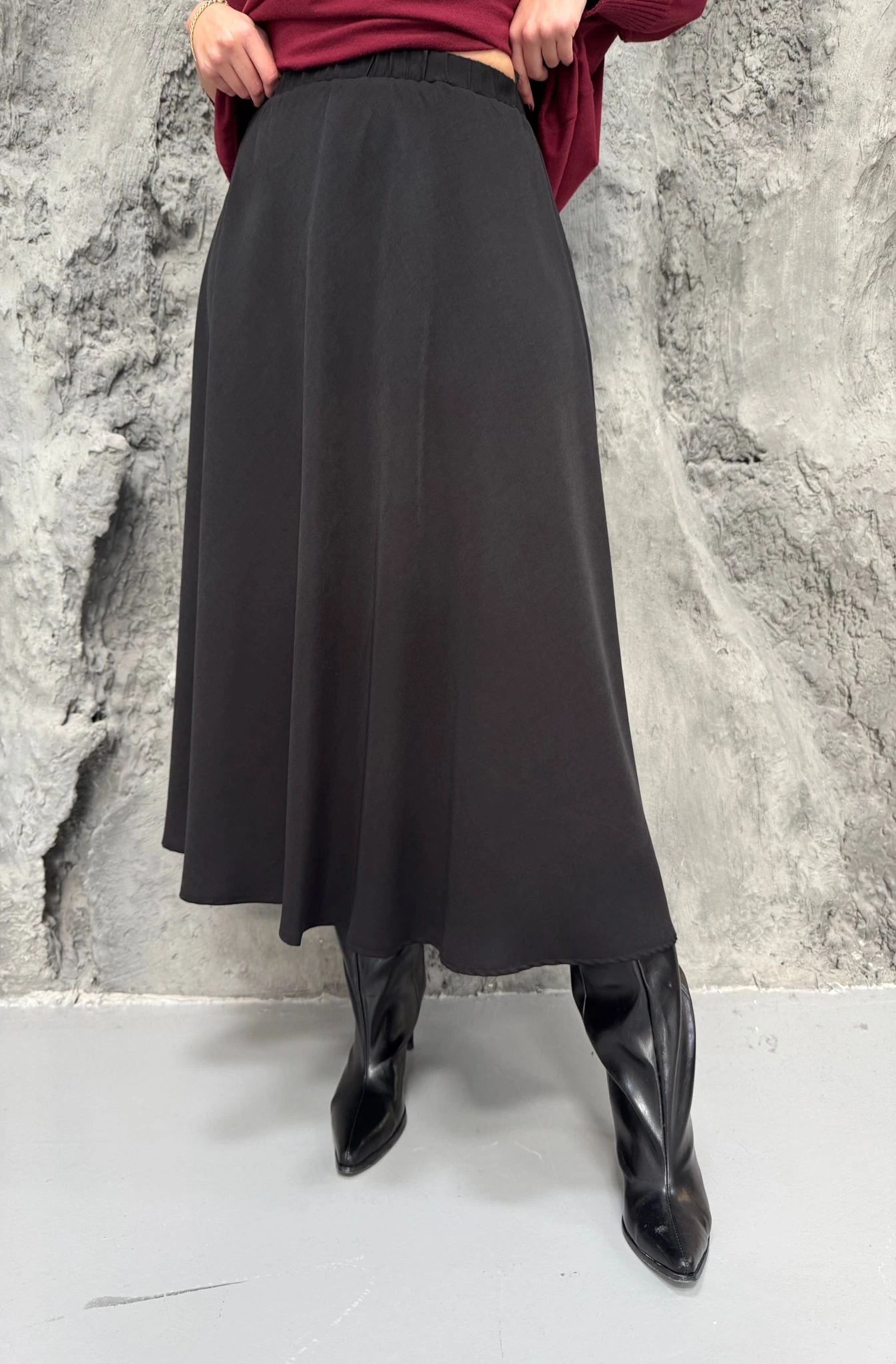 SİYAH KLOŞ ETEK LİKRALI