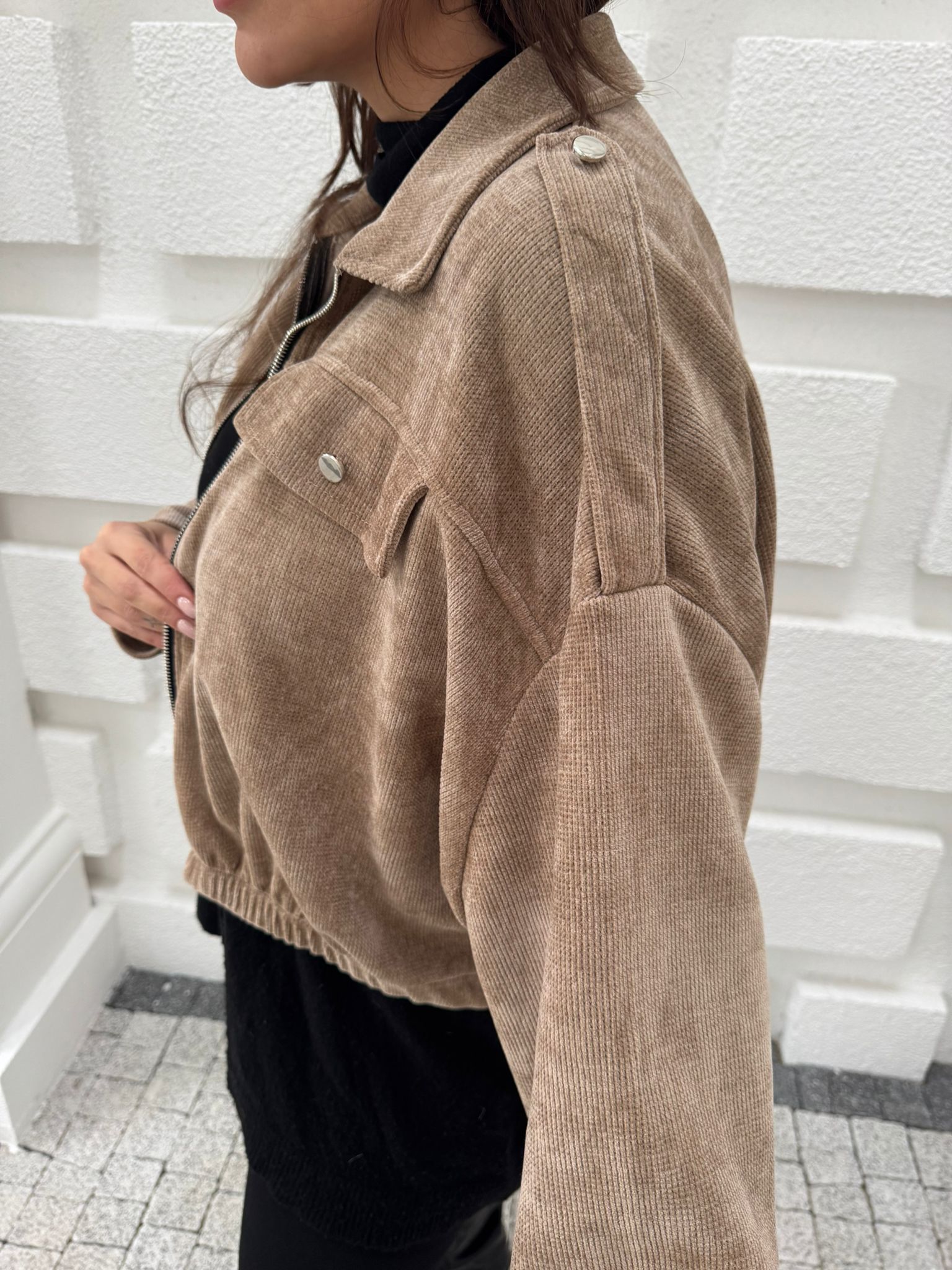 DÜĞMELİ ÇİFT CEPLİ KADİFE CEKET