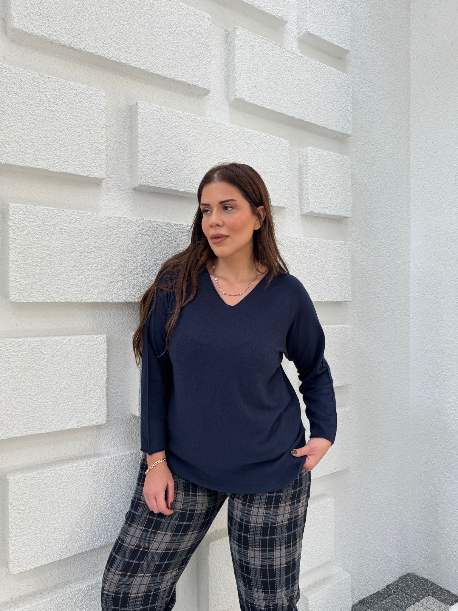 V YAKA DÜZ TRİKO BLUZ