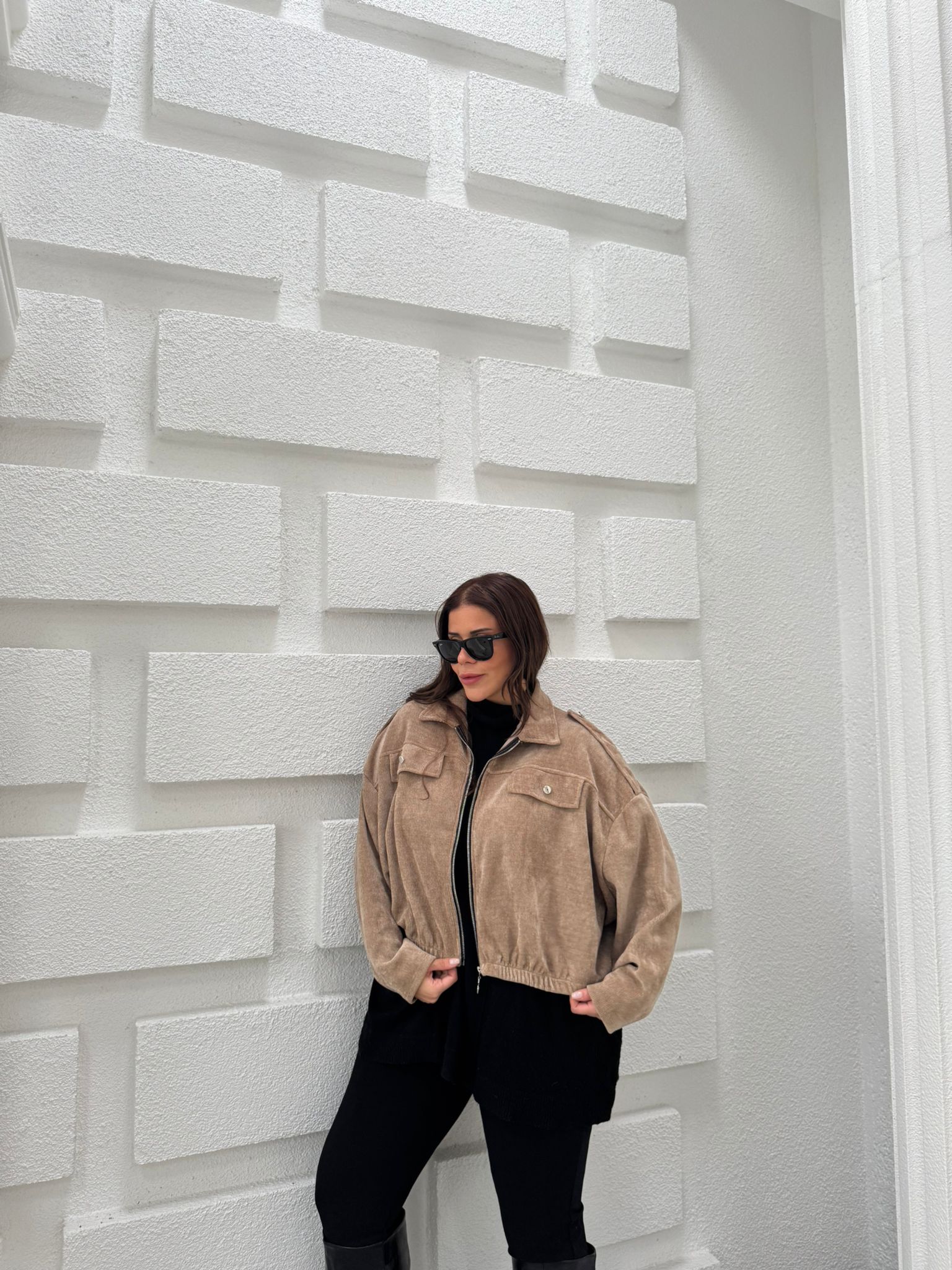 DÜĞMELİ ÇİFT CEPLİ KADİFE CEKET