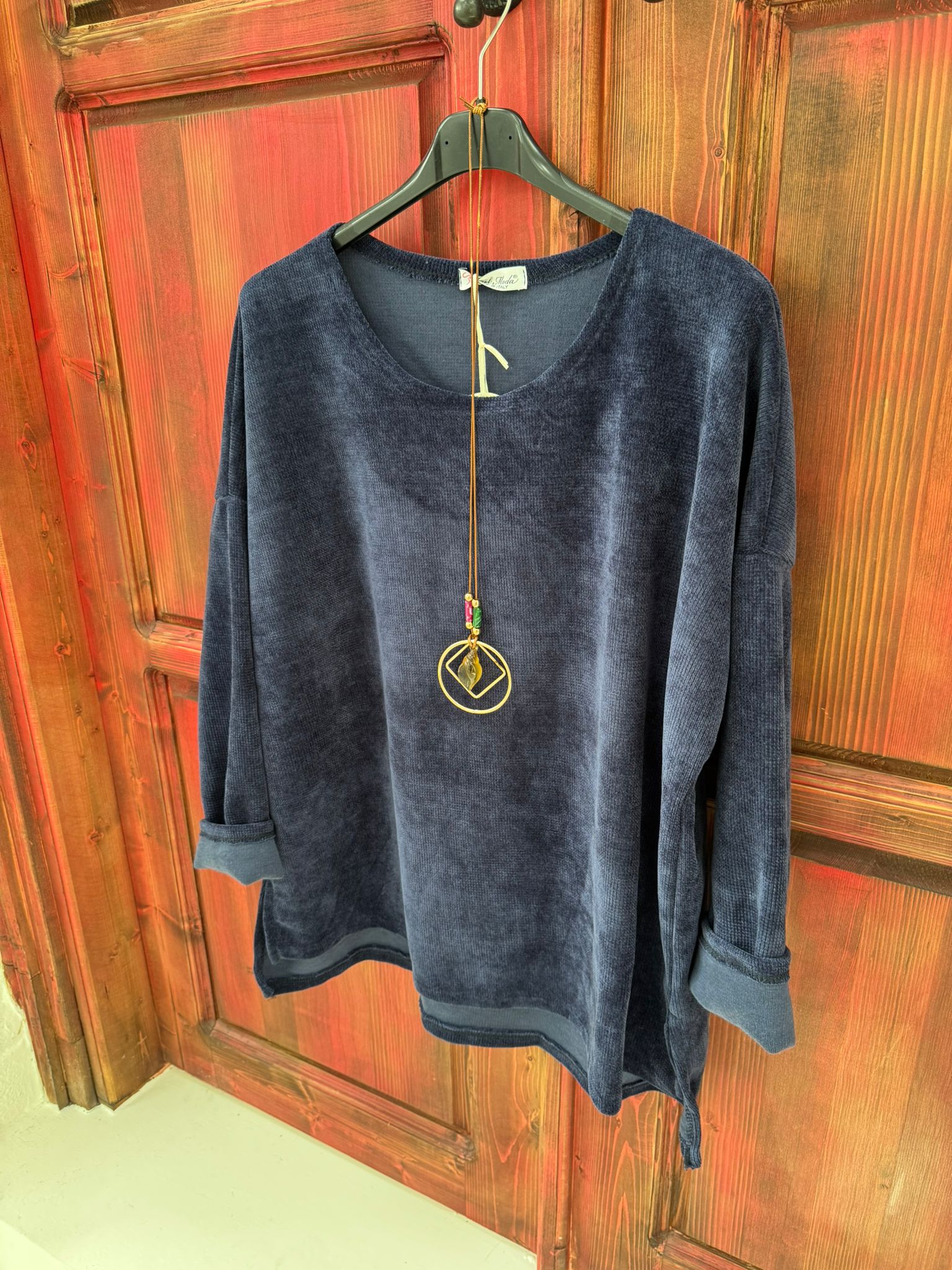 KOLYELİ KADİFE BLUZ