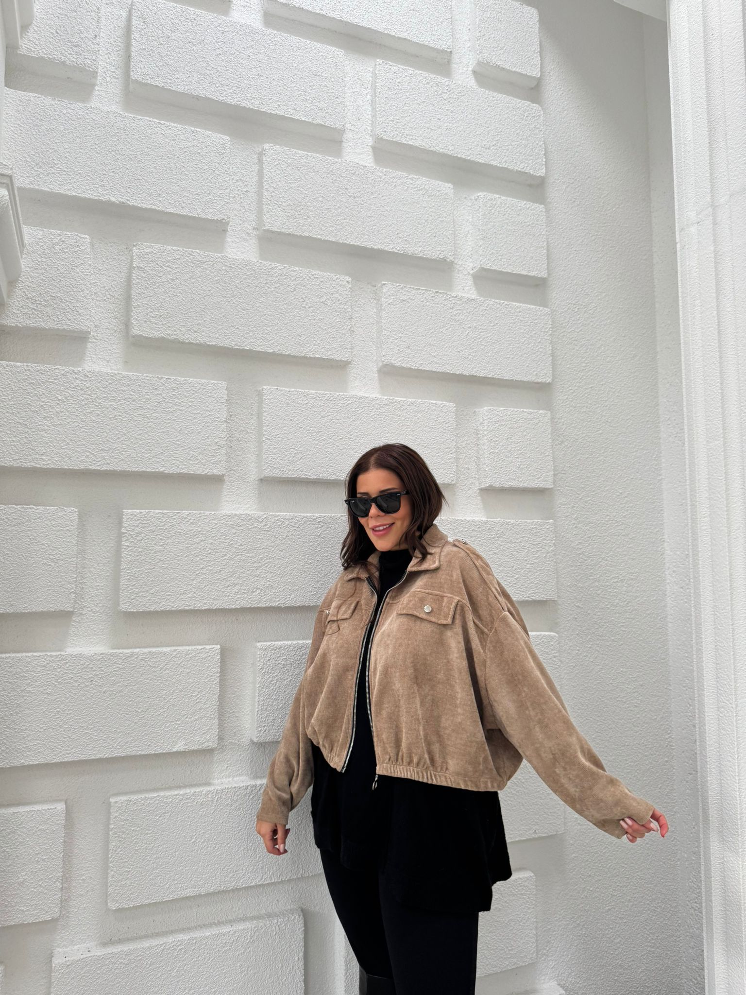 DÜĞMELİ ÇİFT CEPLİ KADİFE CEKET