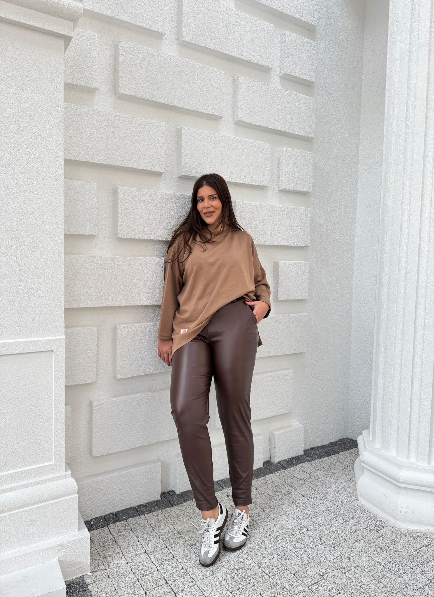 DÜZ DESEN KEMERLİ PANTOLON