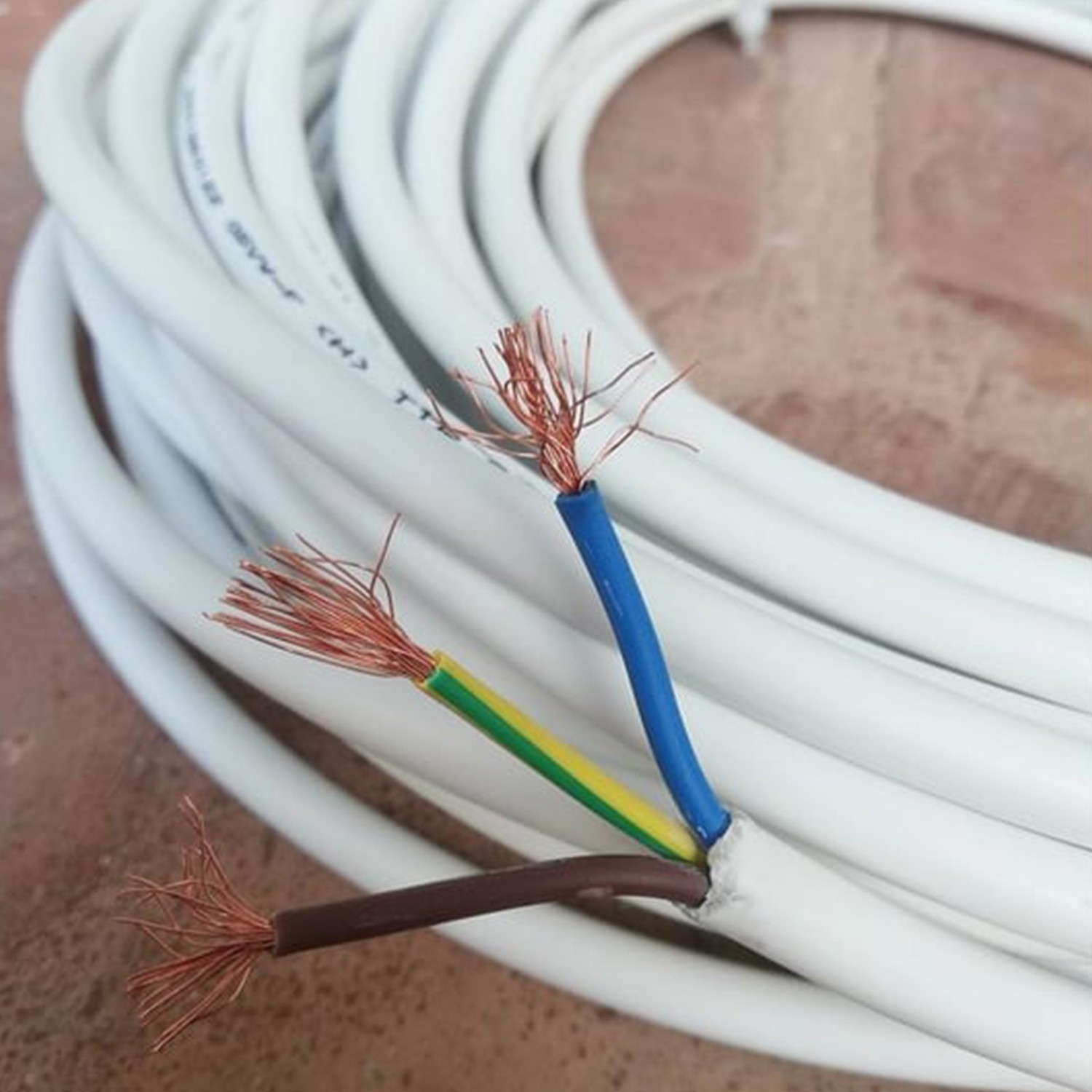 TTR CCA Çok Telli Elektrik Kablosu Topraklı Bakır İletken Damarlı Beyaz Kablo 3x1.5 mm 100 Metre