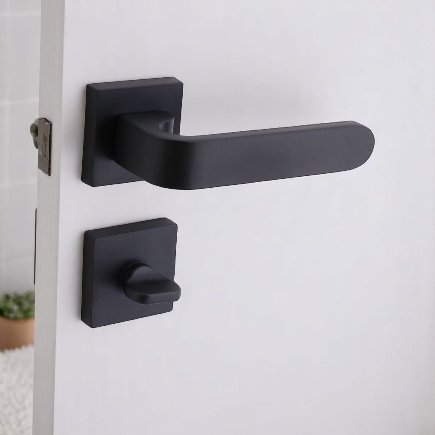 Ay WC - BANYO Siyah Kapı Kolu Kare Rozetli Ev Kapı Kolları Sağa Sola Uygun Kilitlenebilir 1 Takım