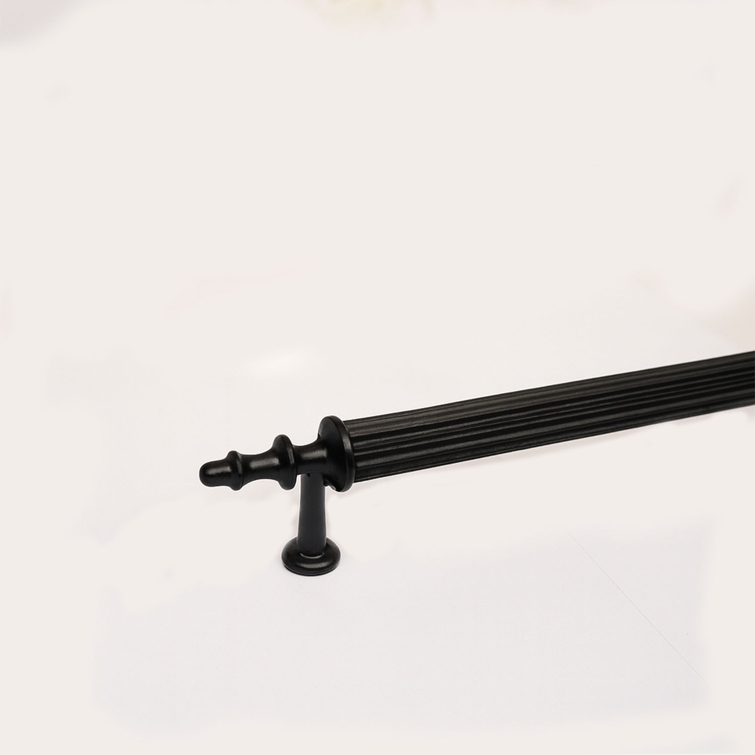 Ovacık Çizgili Mat Siyah 320 mm Metal Çekmece Dolap Kulpu Modern Tasarım Şık Mobilya Aksesuarı