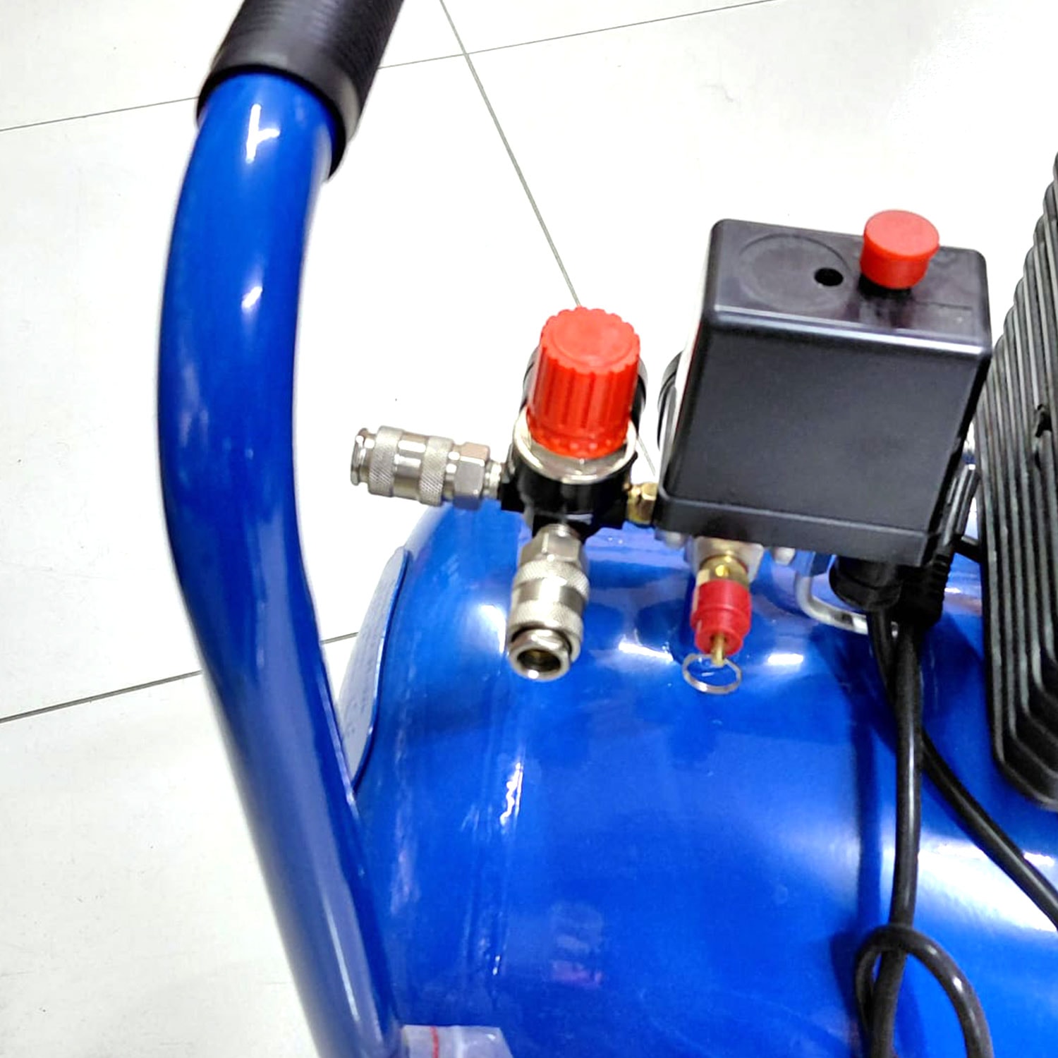 Factor ZB2550 Hava Kompresörü 2.5 Hp 50 Litre Tank 8 Bar Sanayi Tipi Güçlü Endüstriyel Kompresör