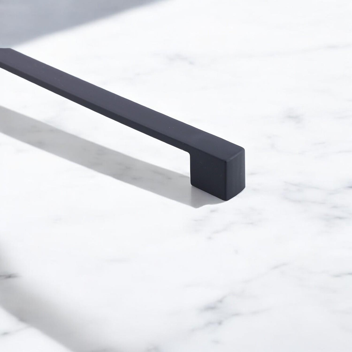 Gölcük 160 mm (SERT PLASTİK) Kulp Siyah Mobilya Çekmece Mutfak Dolap Dolabı Kulpu Kulbu Kulpları