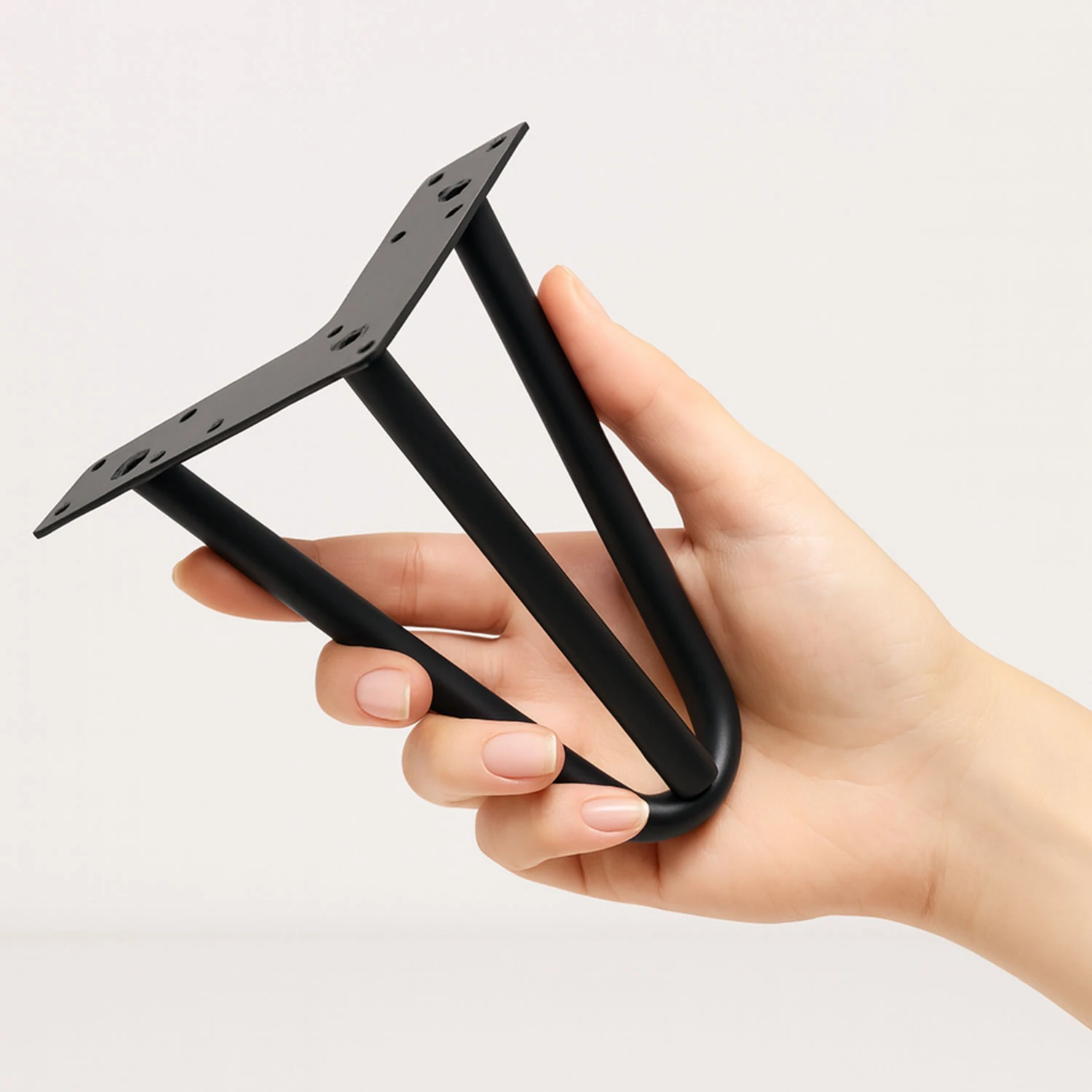 Martı 15 cm Siyah Metal Mobilya Ayağı Üçgen Modern Tasarım Koltuk Sehpa Masa TV Ünitesi Uyumlu