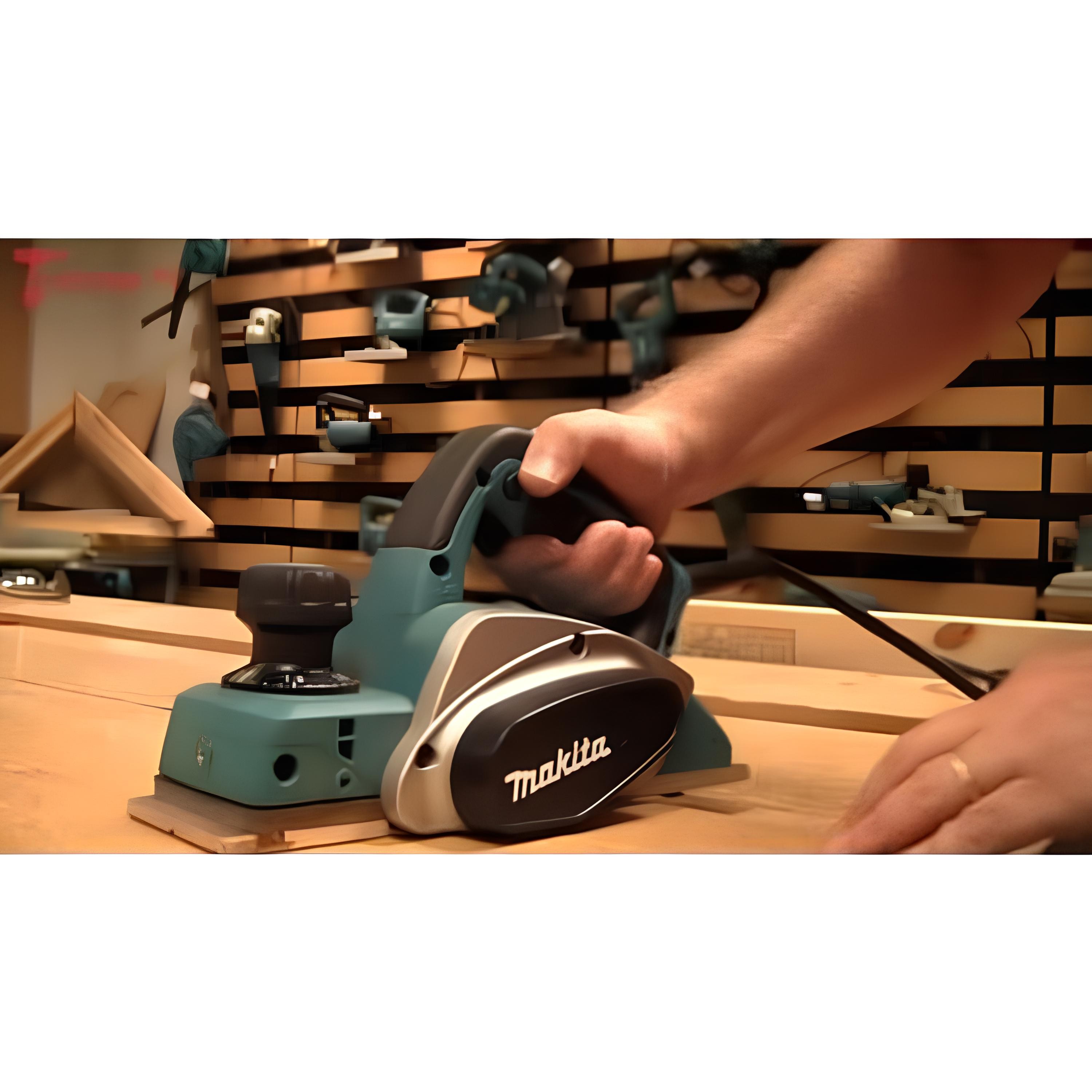 Makita KP0800 Elektrikli Planya Makinesi 620 W