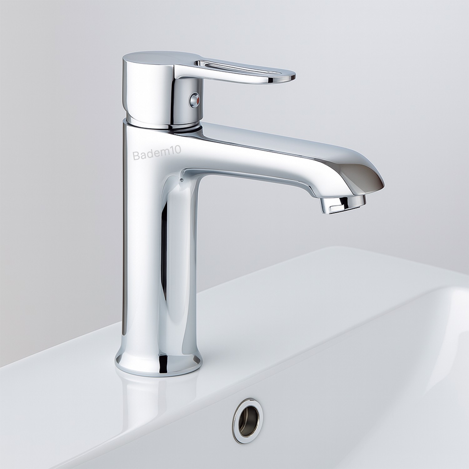 Premium Tek Kollu Aç Kapa Krom Lavabo Bataryası Duvar Tipi Armatür Modern Tasarım Sıcak Soğuk Ayarlı