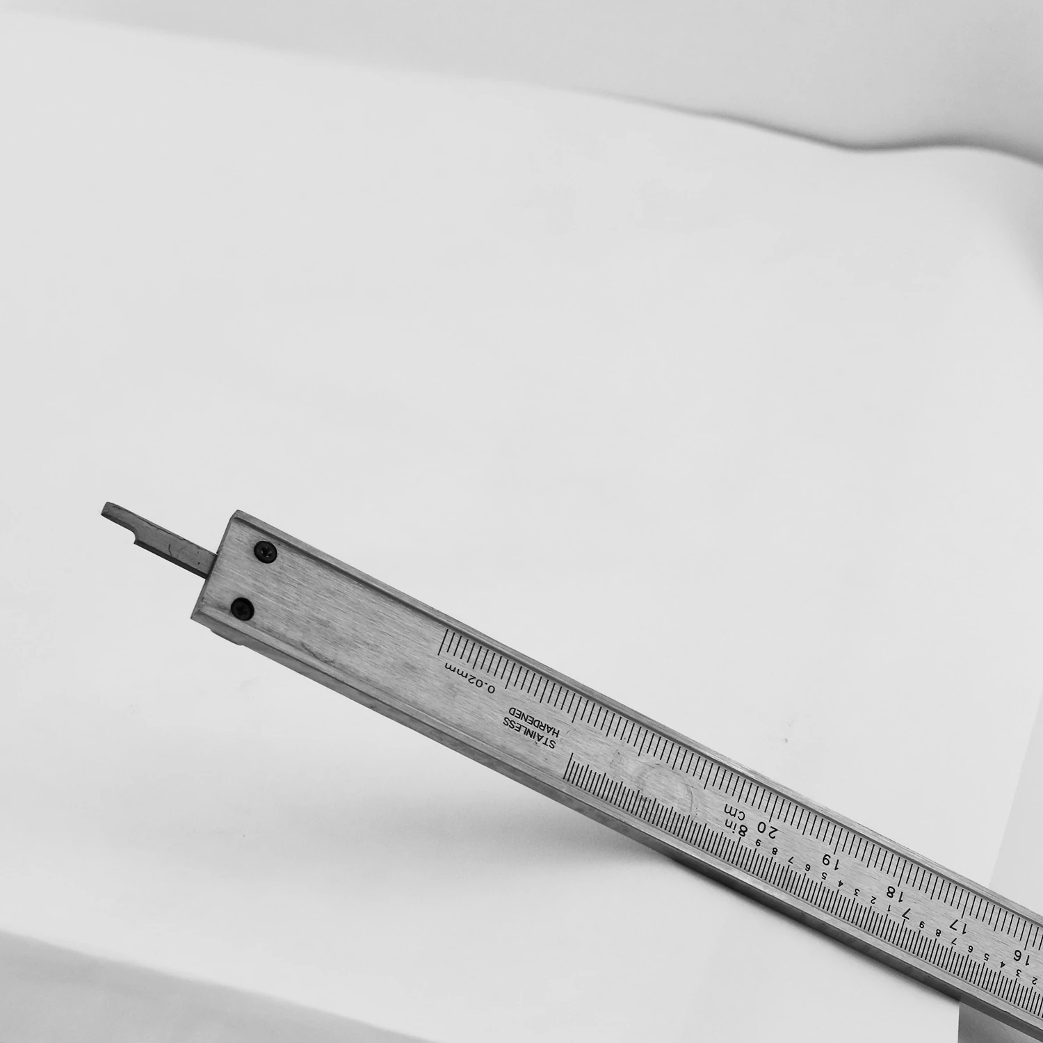 (0.02 Hassasiyet) 200 mm Kilitli Mekanik Kumpas Monoblok Metal Gövde İç Dış Derinlik Ölçüm Aleti