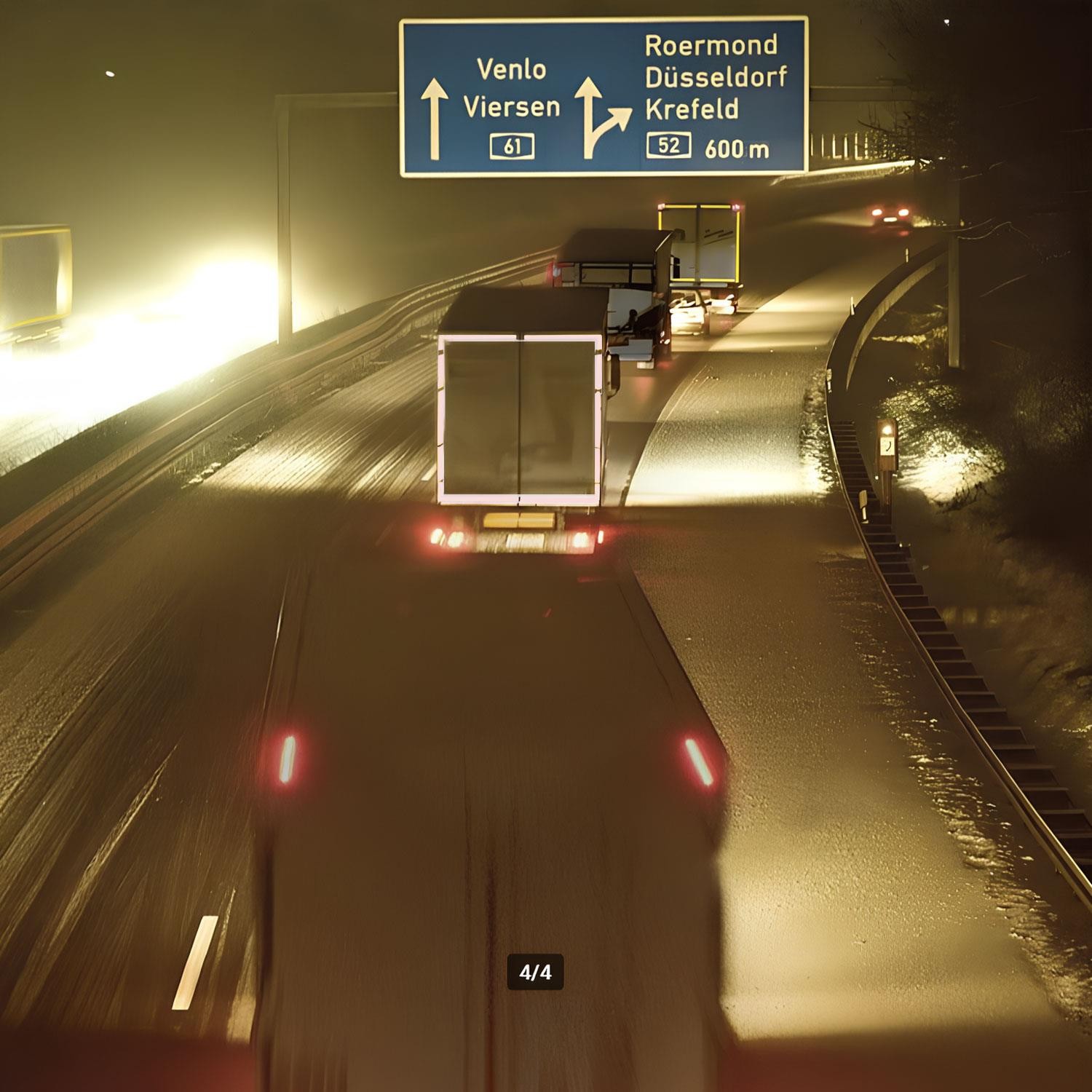 Tüvtürk Onaylı 5 Metre Beyaz Parçalı Reflektörlü Reflektif Fosforlu Şerit Bant Kesikli İkaz Bandı