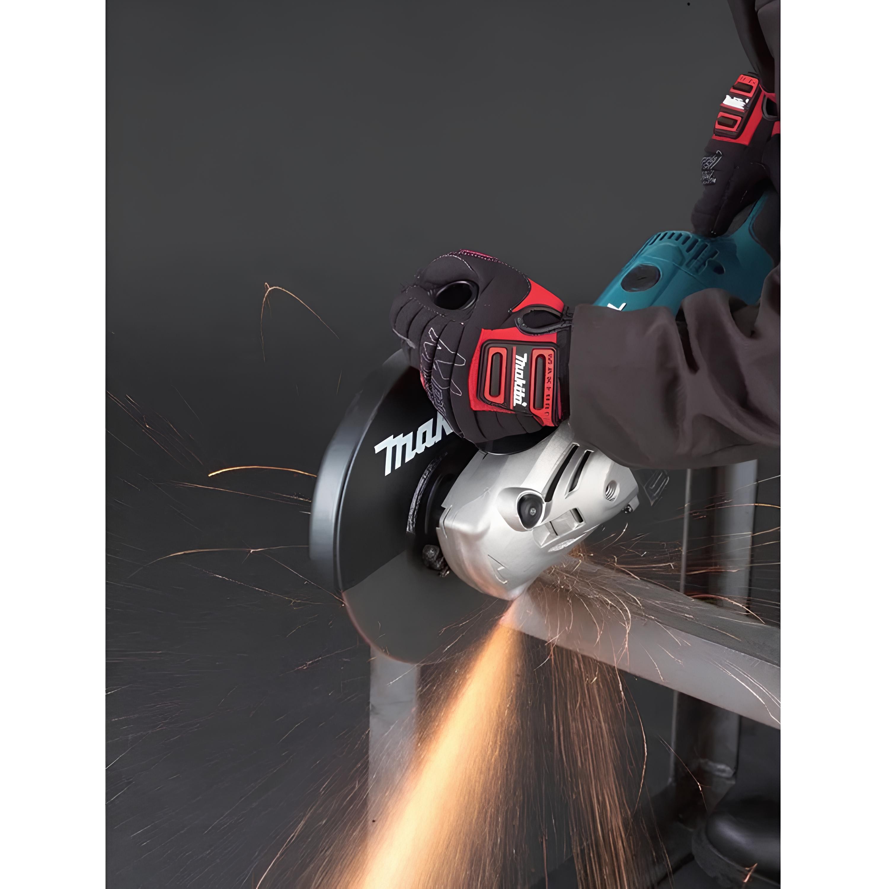 Makita GA7040S 180 mm Büyük Taşlama Makinesi 2600W