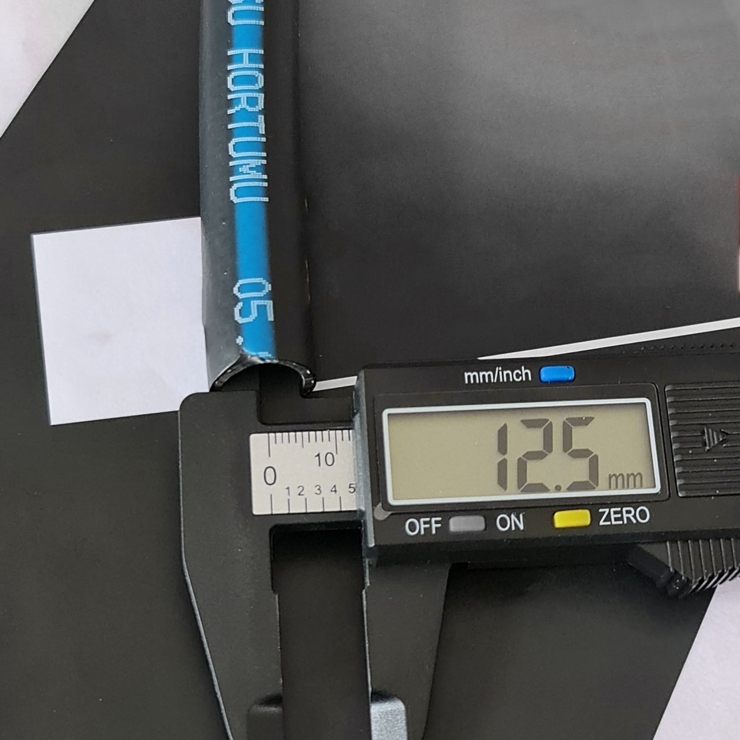 Termo Kauçuklu Bahçe Hortumu 15 Metre Dayanıklı 3 Katlı Sağlam Su Sulama Yıkama Hortum 12.5 mm 1/2"