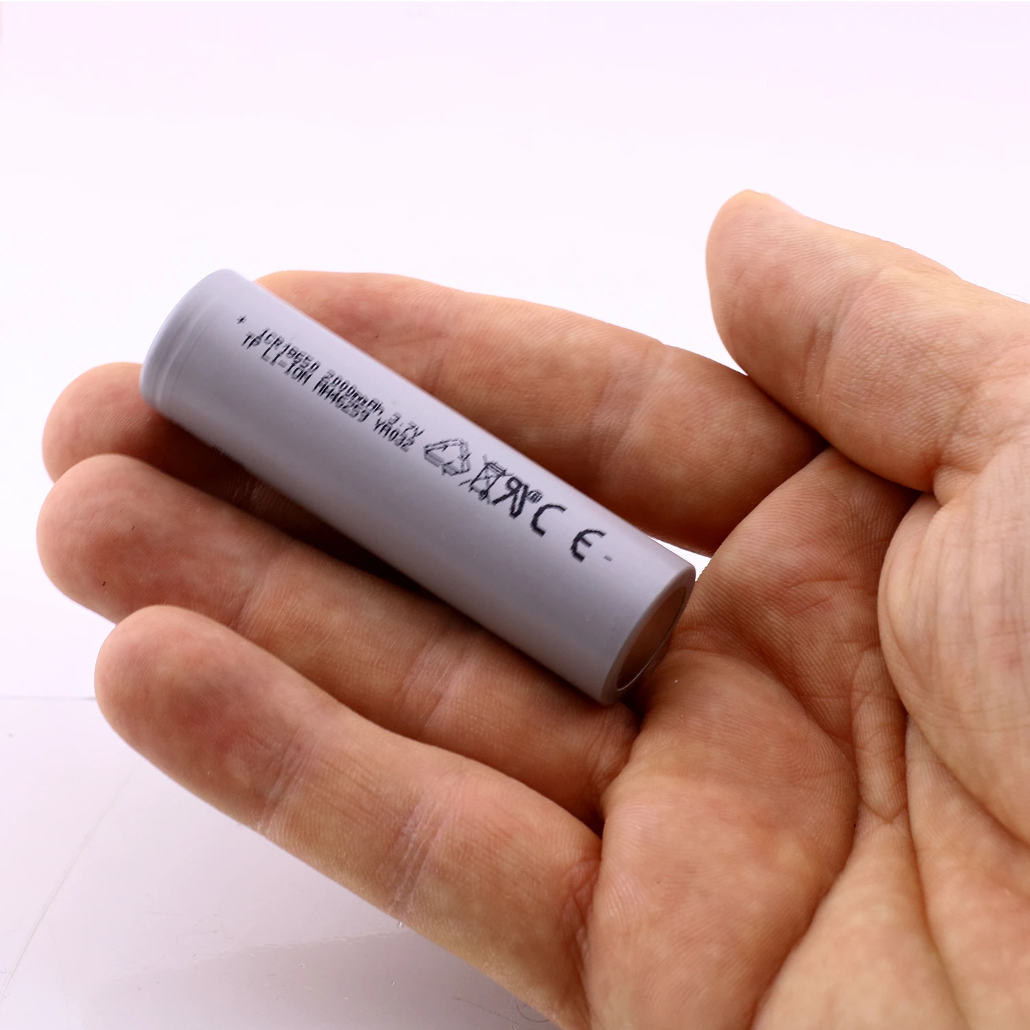 1CR 18650 Gri Şarjlı Batarya Pil 3.7V 2000 mAh Li-Ion Uzun Ömürlü