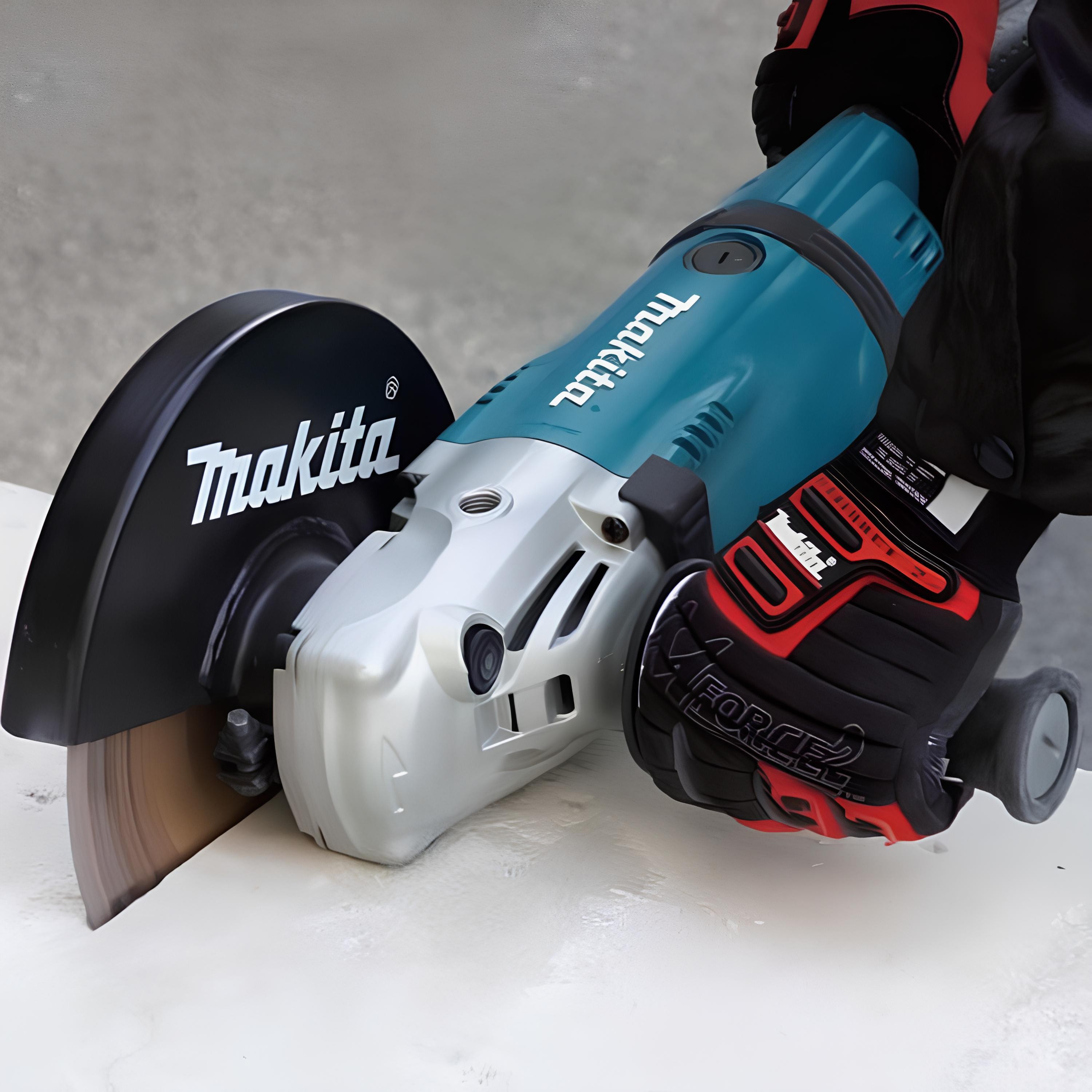 Makita GA7030 180 mm Büyük Taşlama Makinesi 2400 W