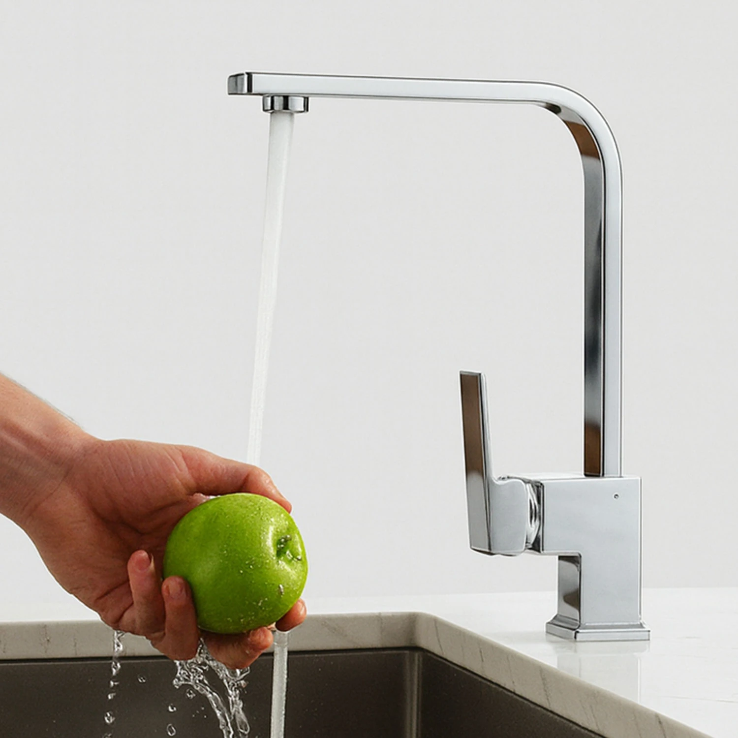 Modern Tasarım Krom Lavabo Bataryası Paslanmaz Pirinç Malzeme Uzun Ömürlü Banyo Bataryası