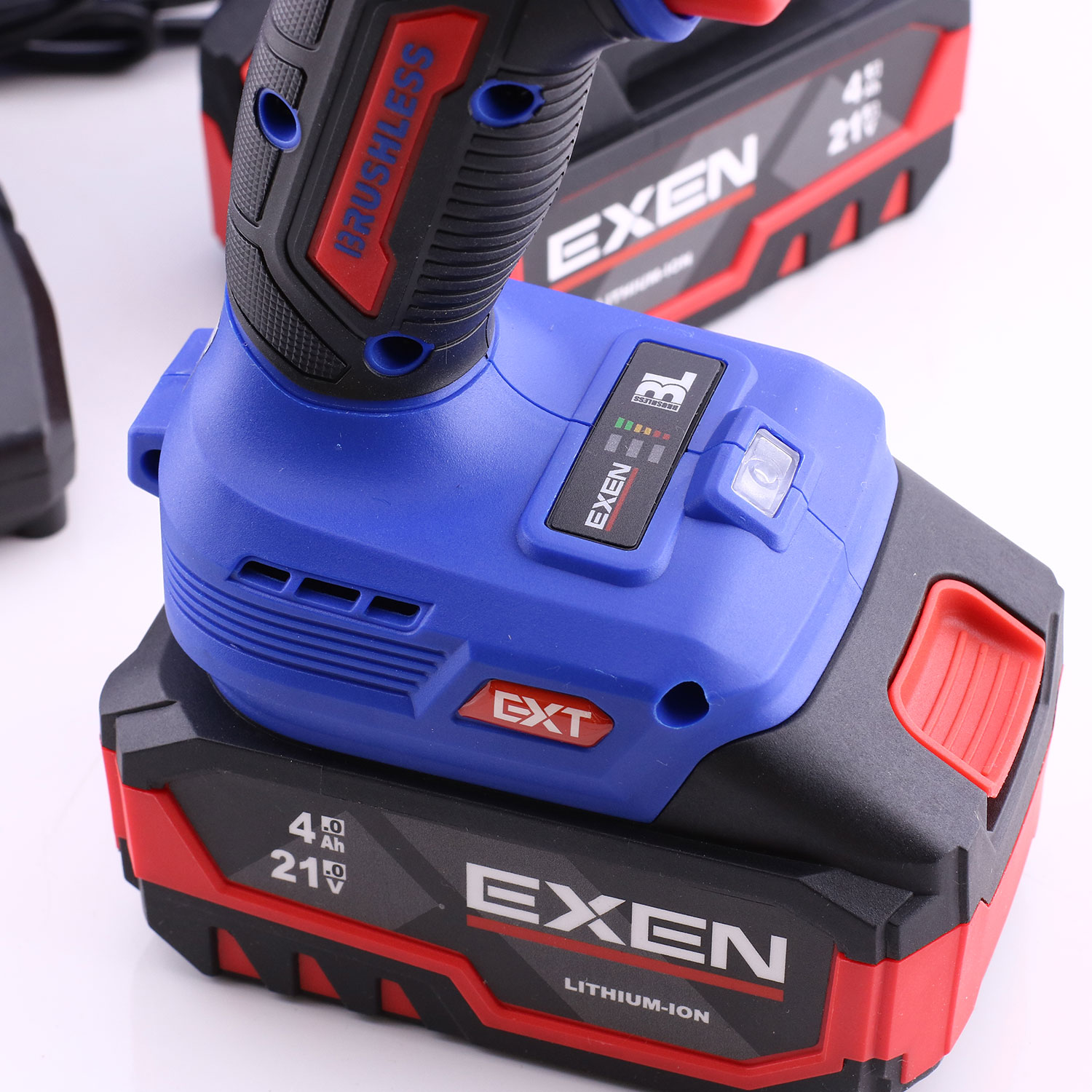 EXEN EN 274 DS Kömürsüz Darbeli Şarjlı Matkap 21V 4Ah 70Nm 2 Batarya Hızlı Şarj Led Işıklı Taşıma Çantalı