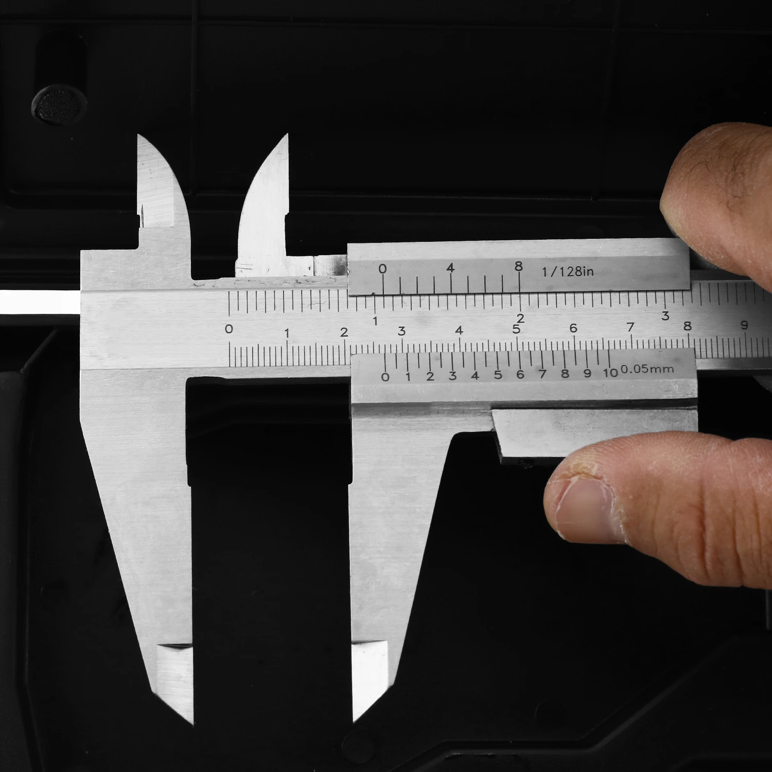 (0.05 Hassasiyet) 300 mm Kilitli Mekanik Kumpas Monoblok Metal Gövde İç Dış Derinlik Ölçüm Aleti