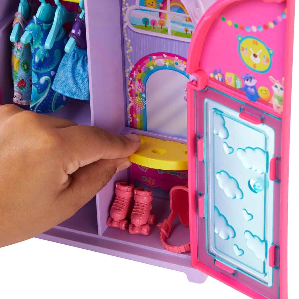 Barbie Chelsea Bebek ve Oyun Seti HXN03 Giysi Dolabı ve Aksesuarlar