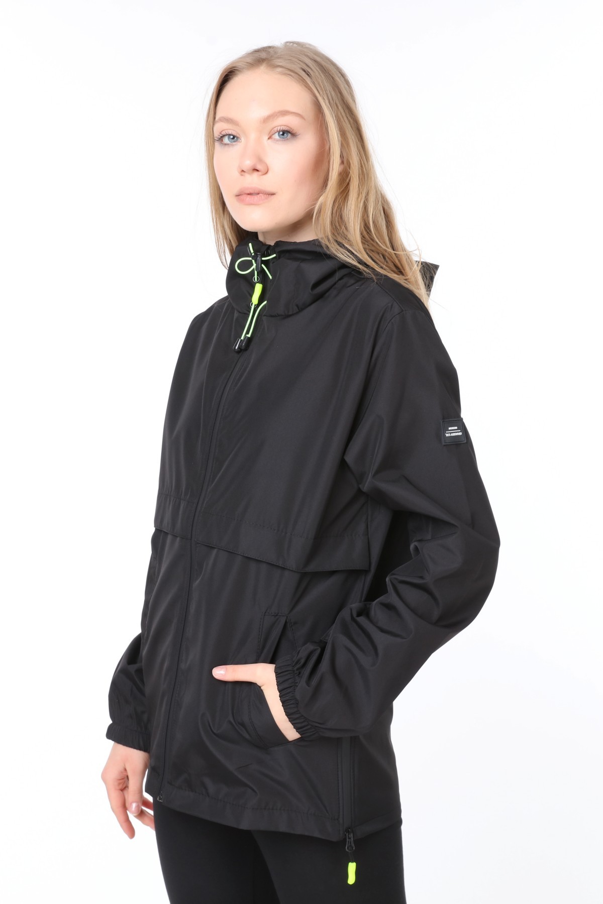 Ghassy Co.Kadın  Rüzgarlık/Yağmurluk Yırtmaç Detaylı Mevsimlik Siyah Spor Ceket
