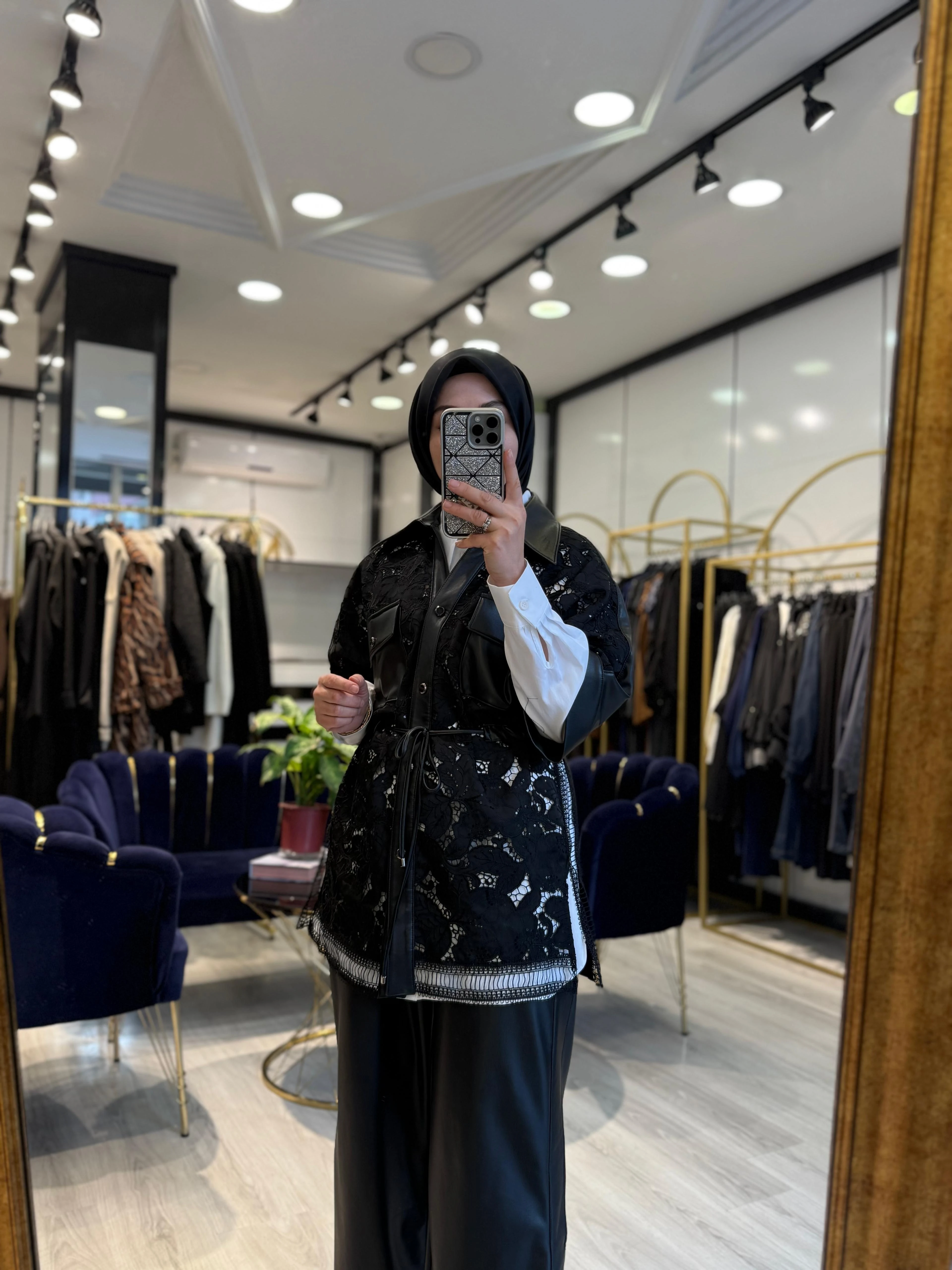 Güpür Dantel Deri Takım - Siyah 