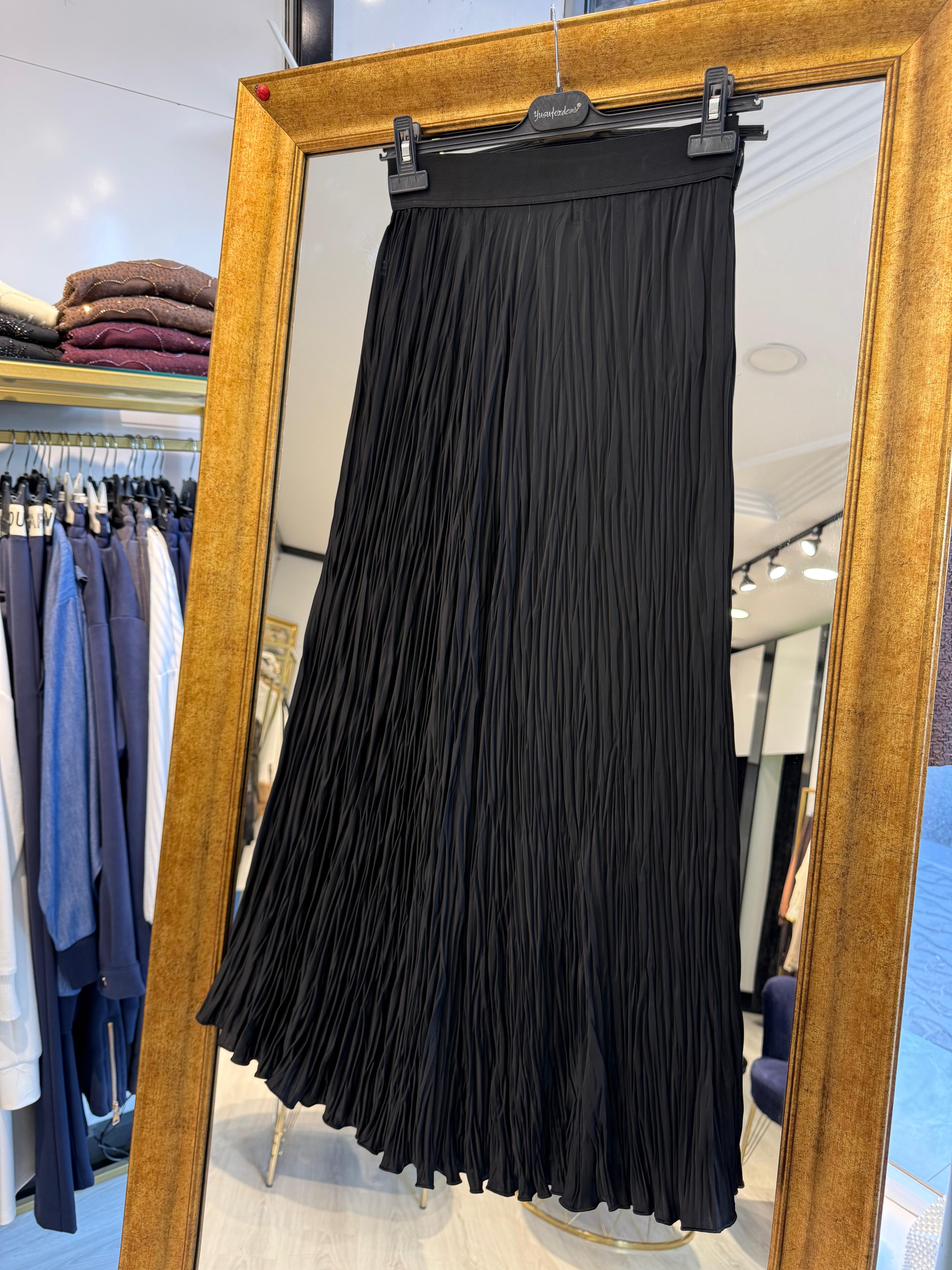 Kırışık Saten Etek - Siyah