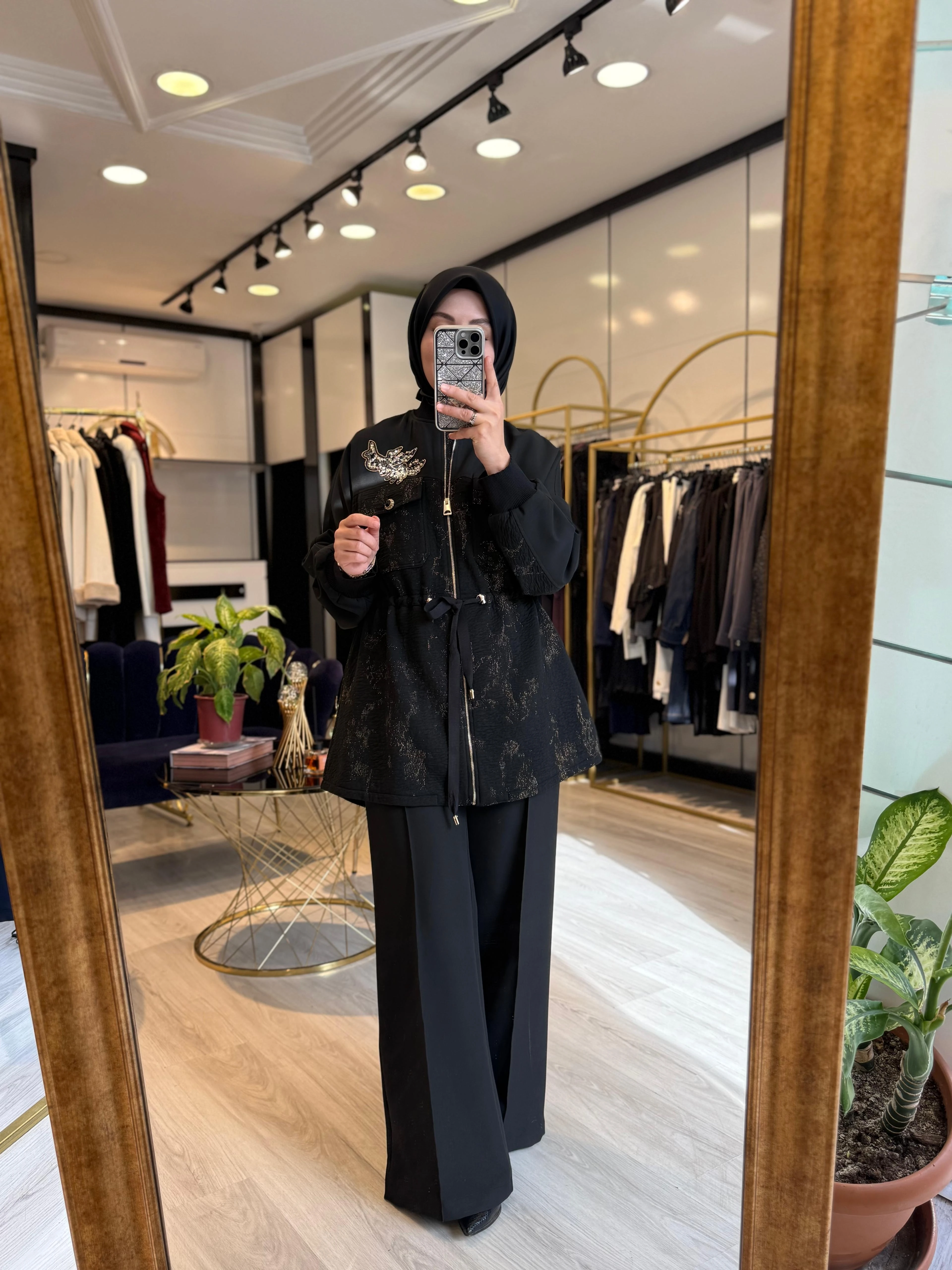 Gold Detaylı Jakar Takım - Siyah