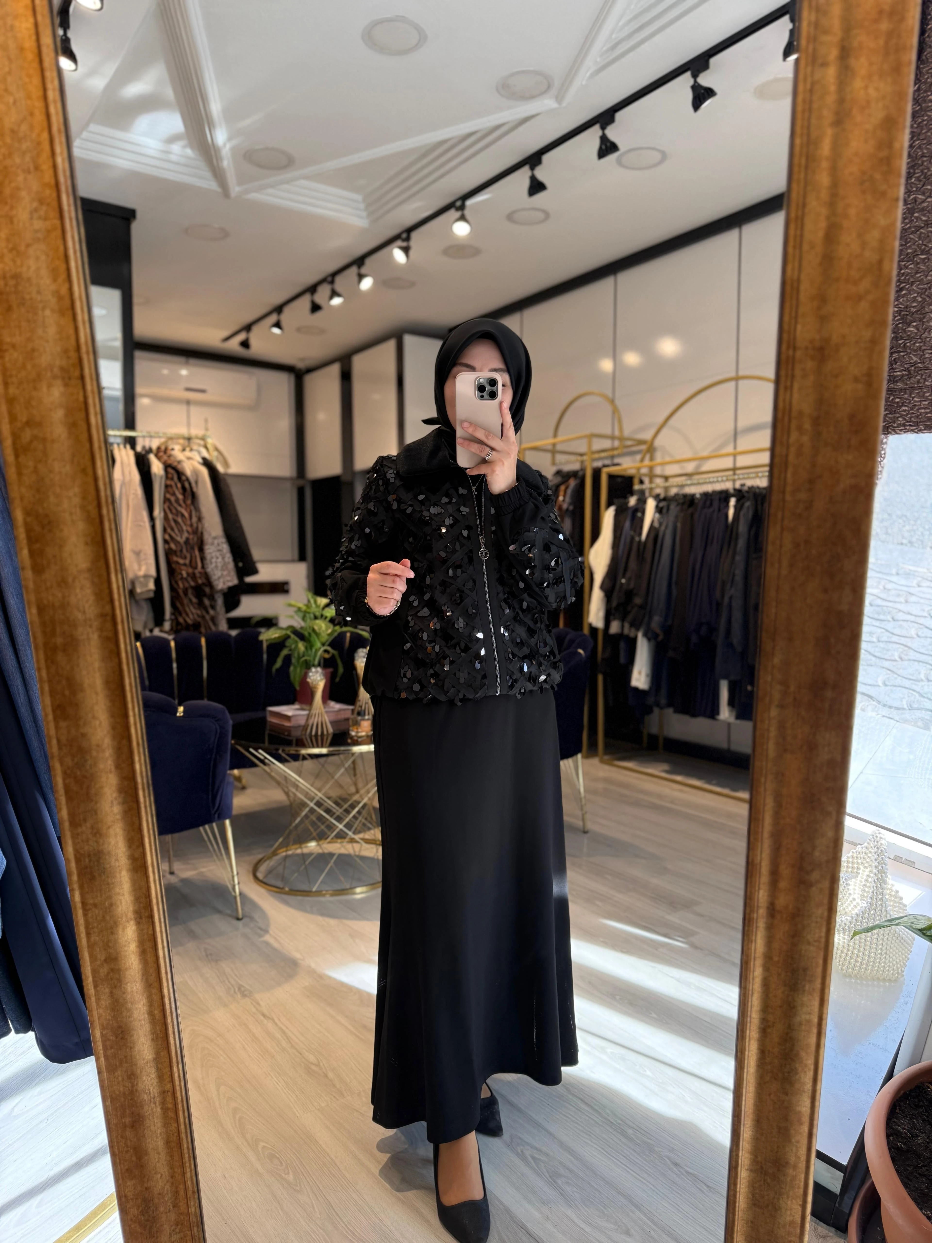 Pul Detaylı Etekli Takım - SİYAH