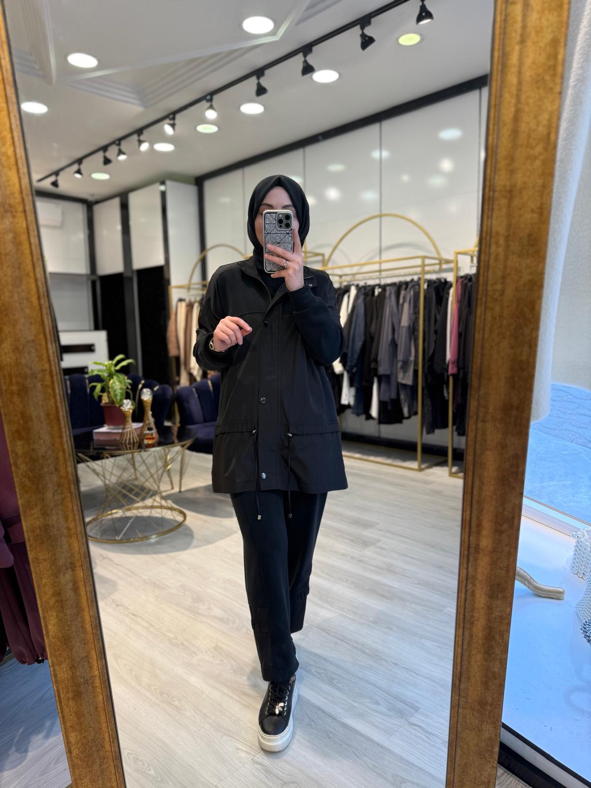 Dik Yaka Önden Patlı Takım - Siyah