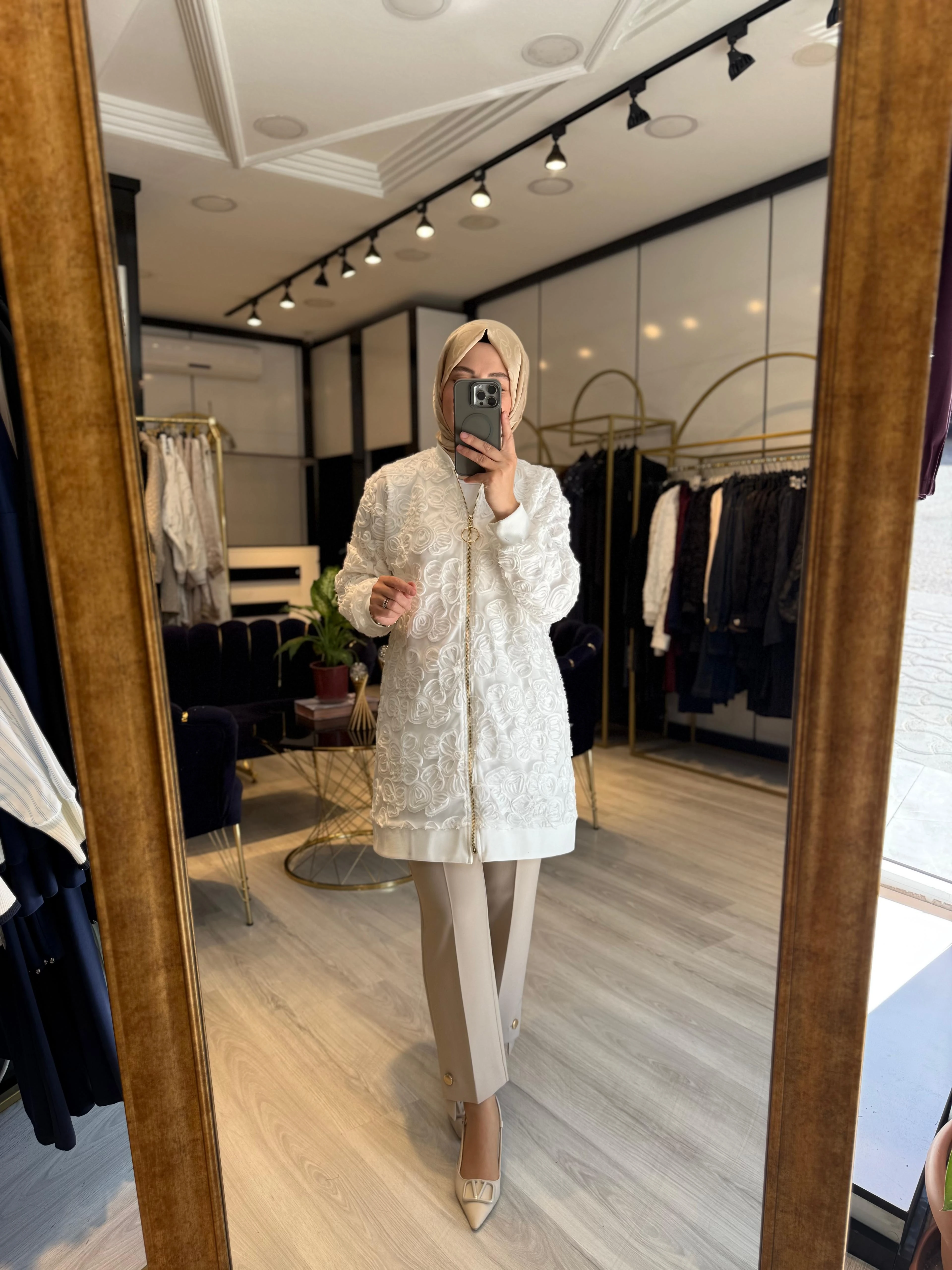 Kabartma Desen Bomber Ceket - Beyaz