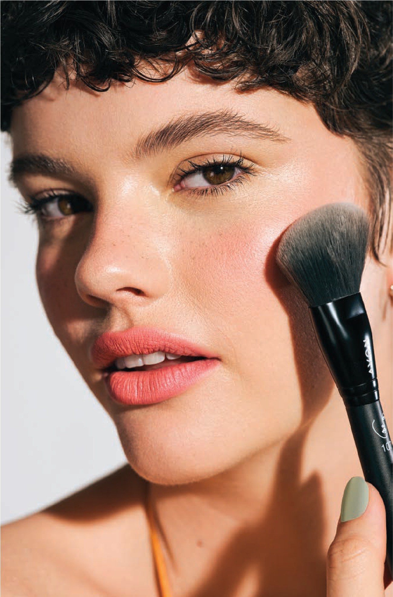 Avon Ultra Colour 3'ü 1 Arada Yüz Paleti- SUN KISSED
