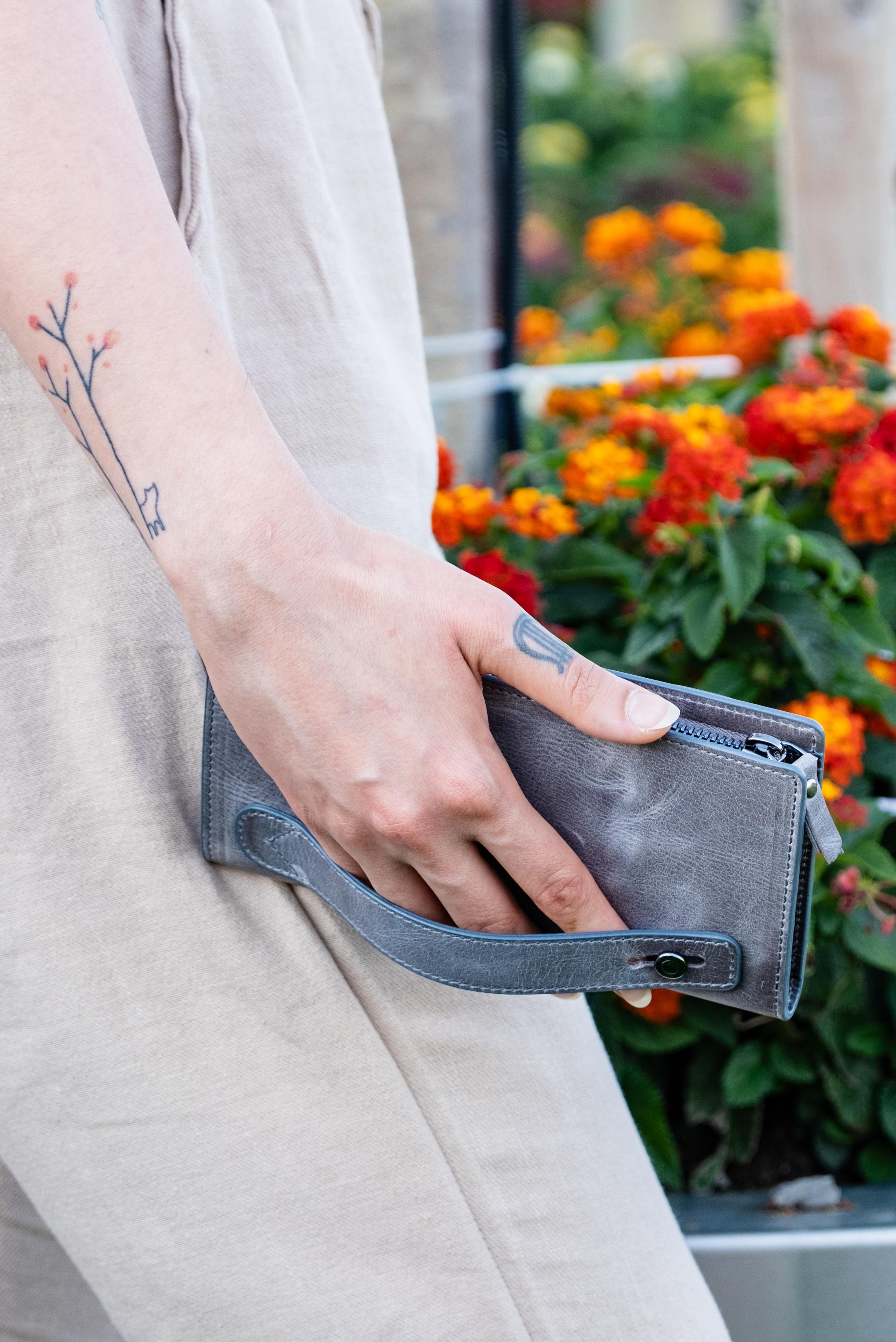 Renley - %100 Deri Dıştan Telefon Bölmeli Kadın El Cüzdanı