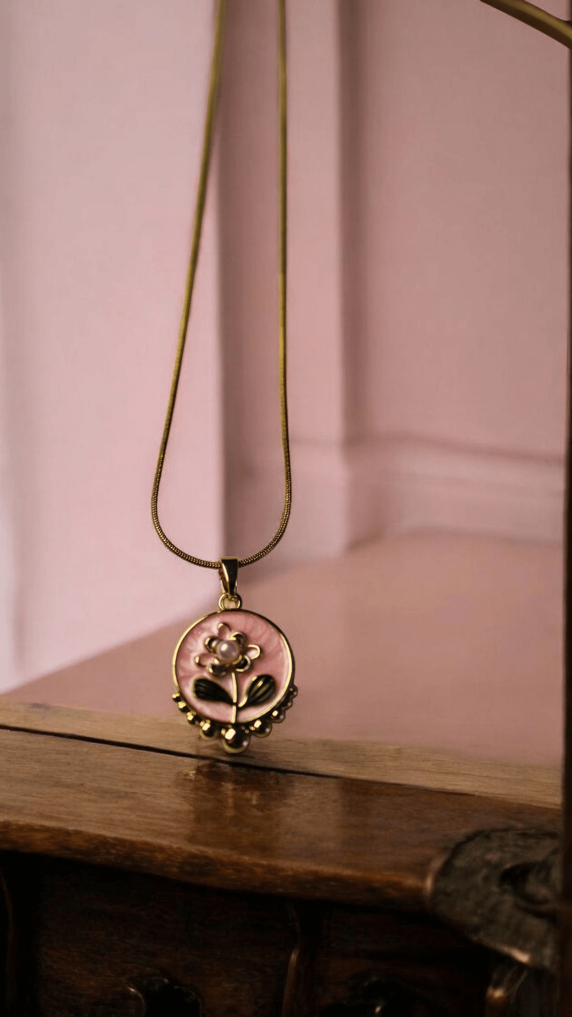 Vintage Sanat Kolye Serisi: Pearl Blossom