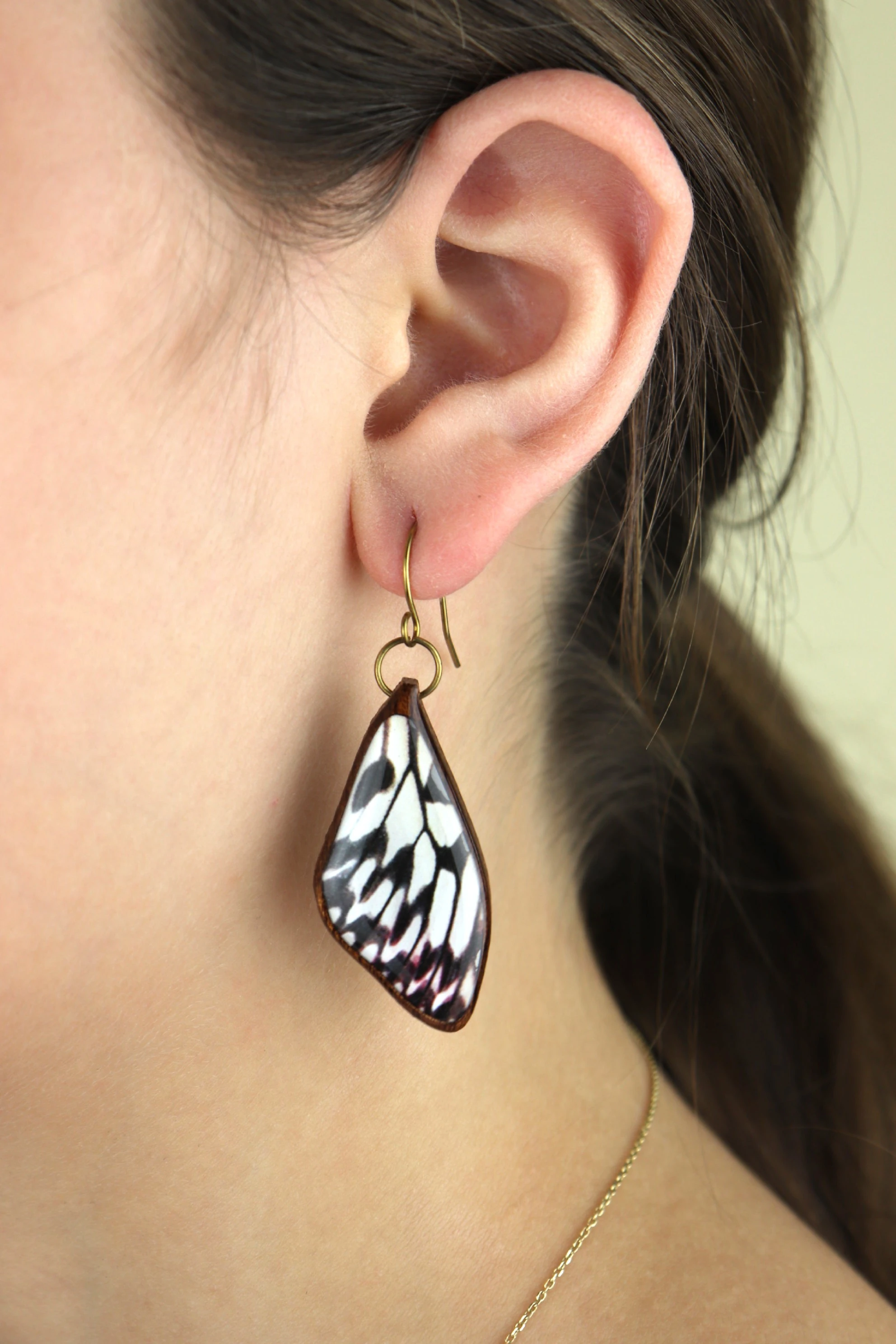 Beyaz Kelebek Kanadı Küpe