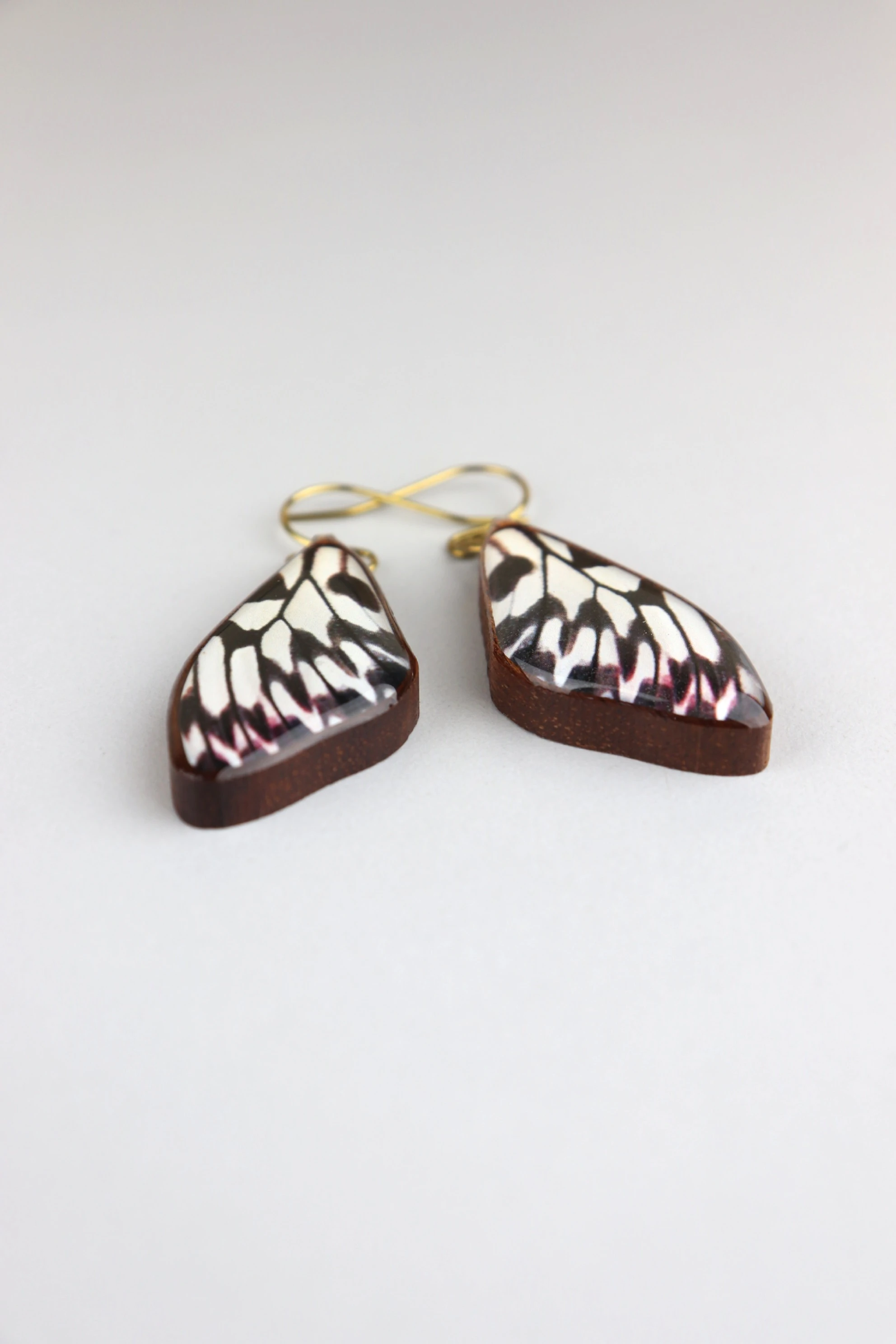 Beyaz Kelebek Kanadı Küpe