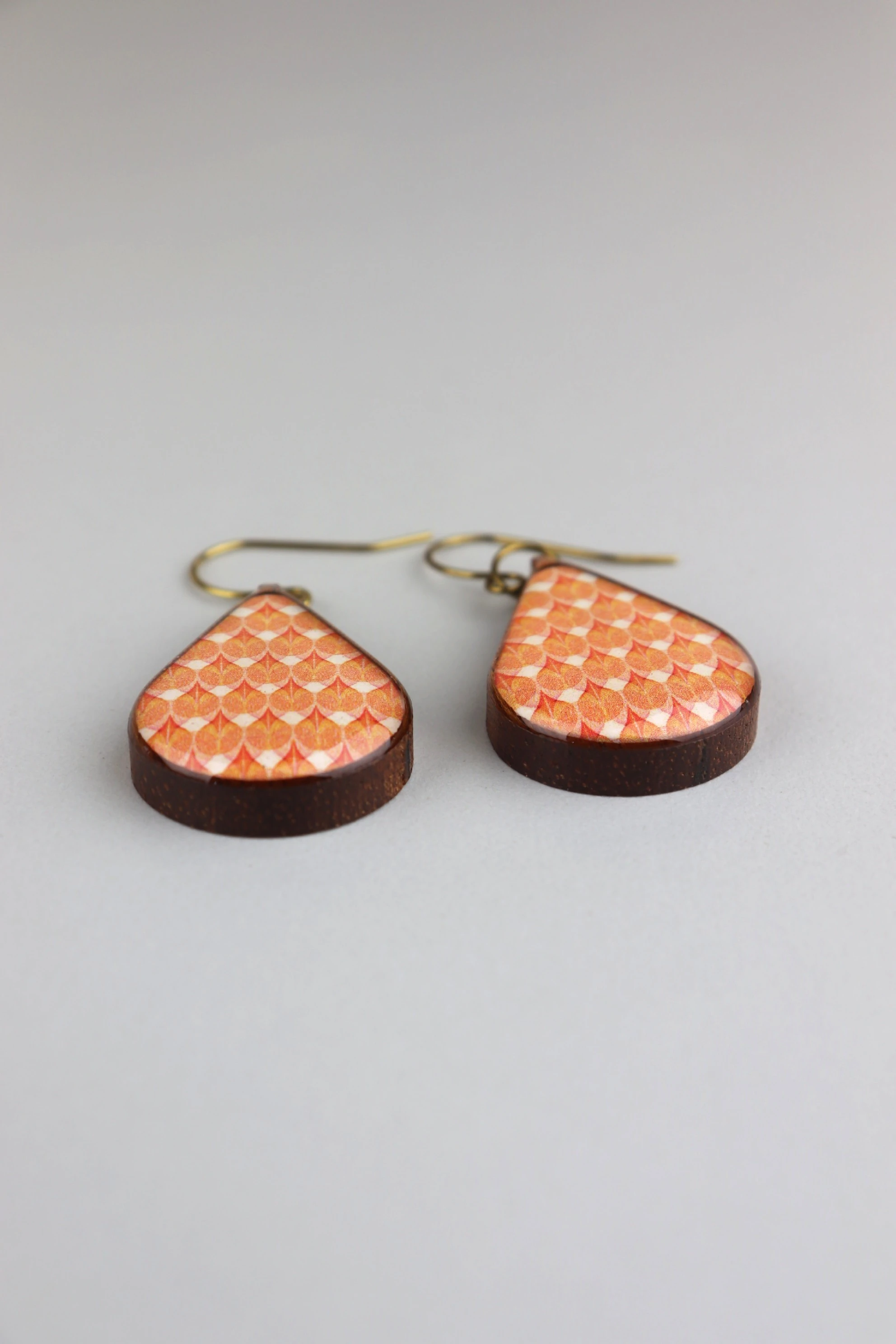 Turuncu Desenli Su Damlası Küpe