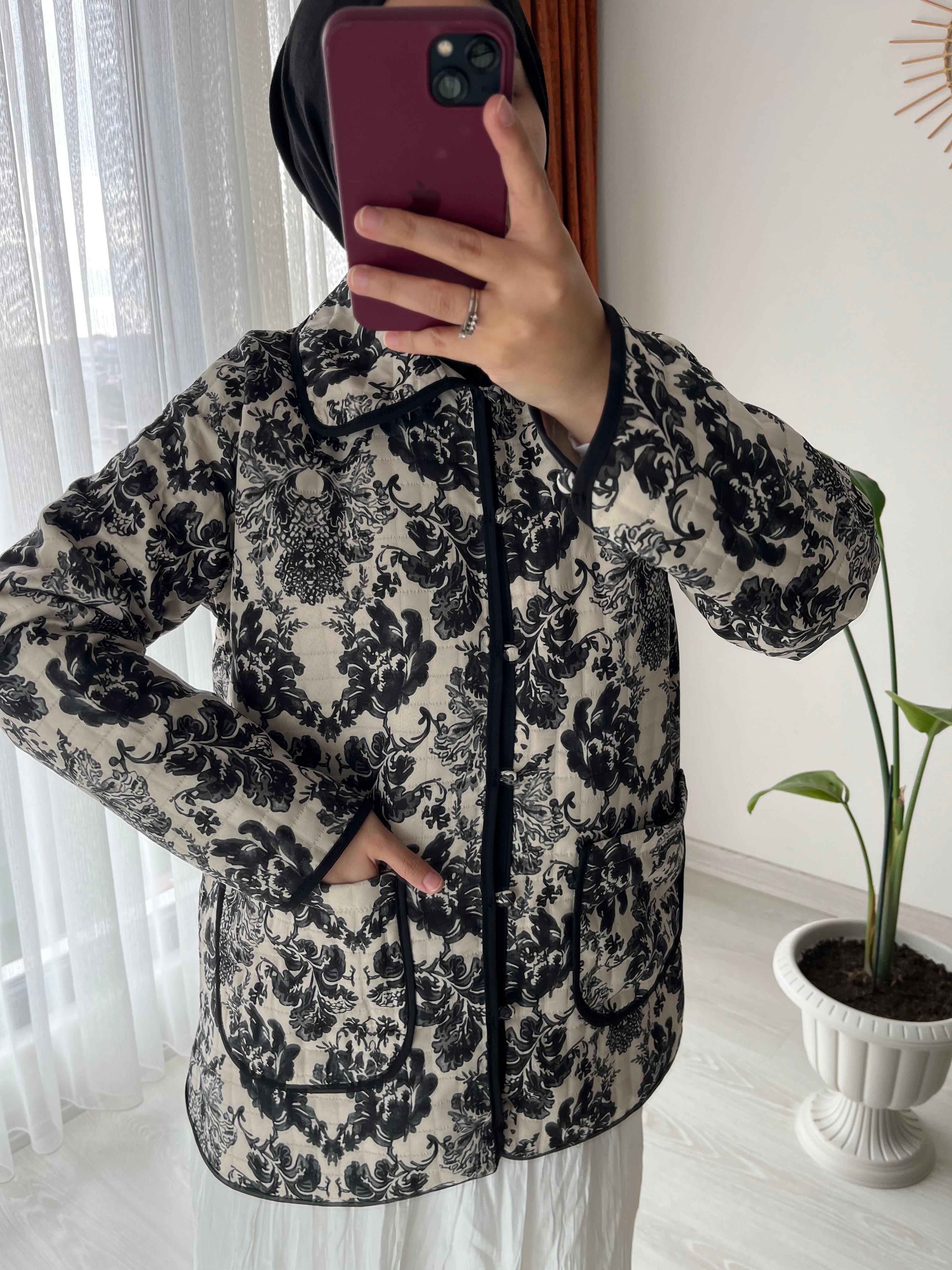 Bebe Yaka Etnik Desenli Uzun Kapitone Ceket