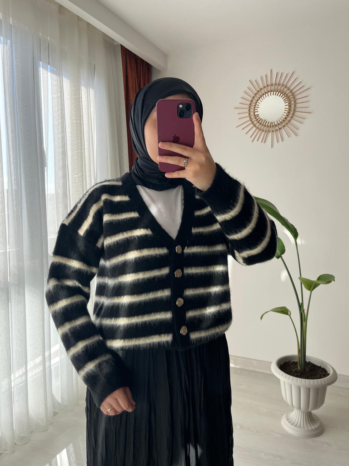 Enine Çizgili Kısa Hırka - Siyah