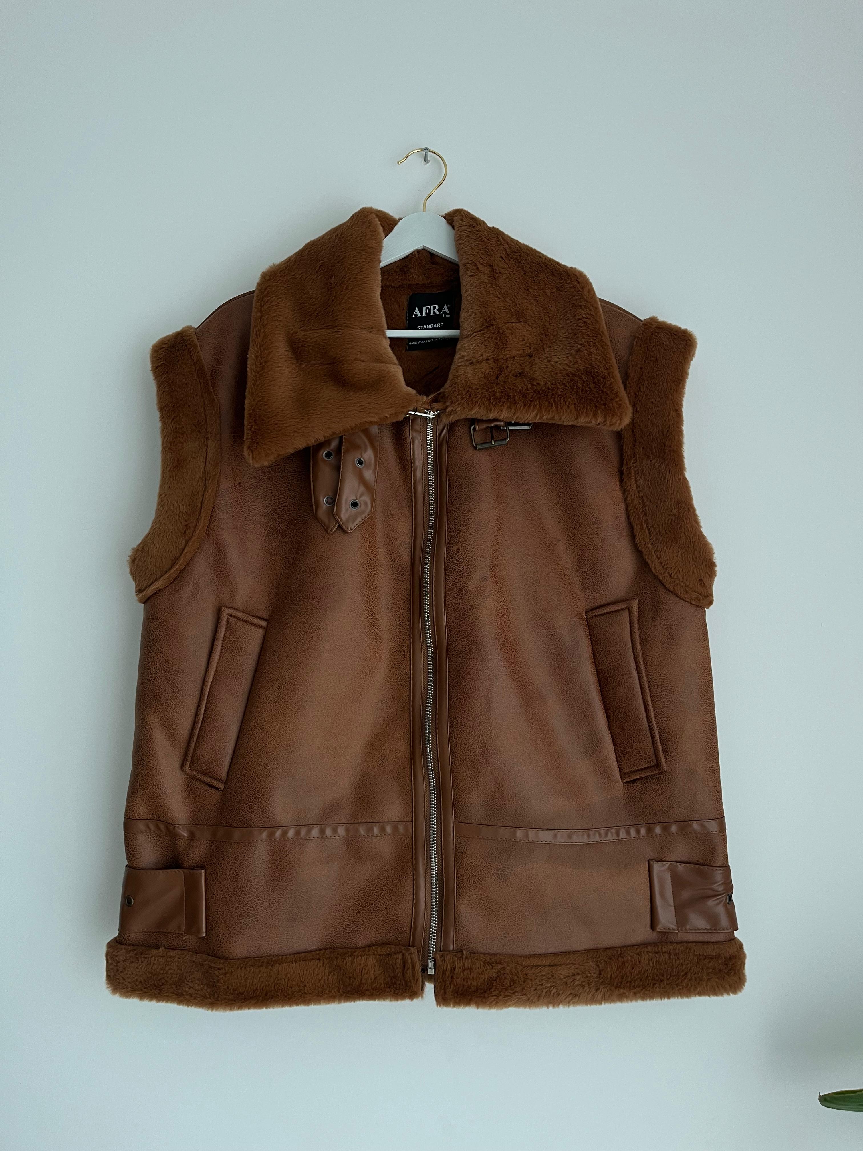 Kemer Deteylı Kürklü Deri Ceket Yelek - Kahverengi