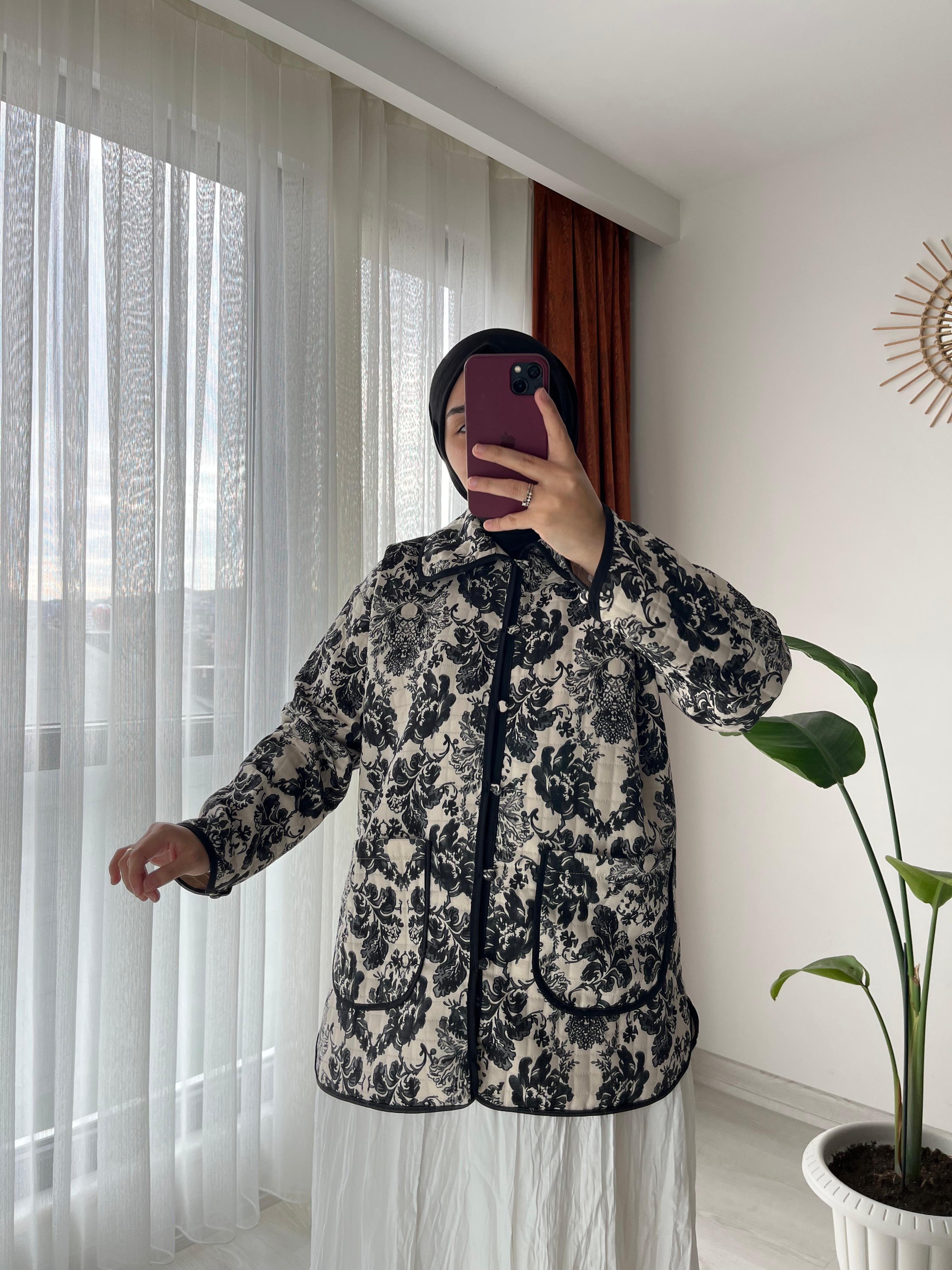 Bebe Yaka Etnik Desenli Uzun Kapitone Ceket